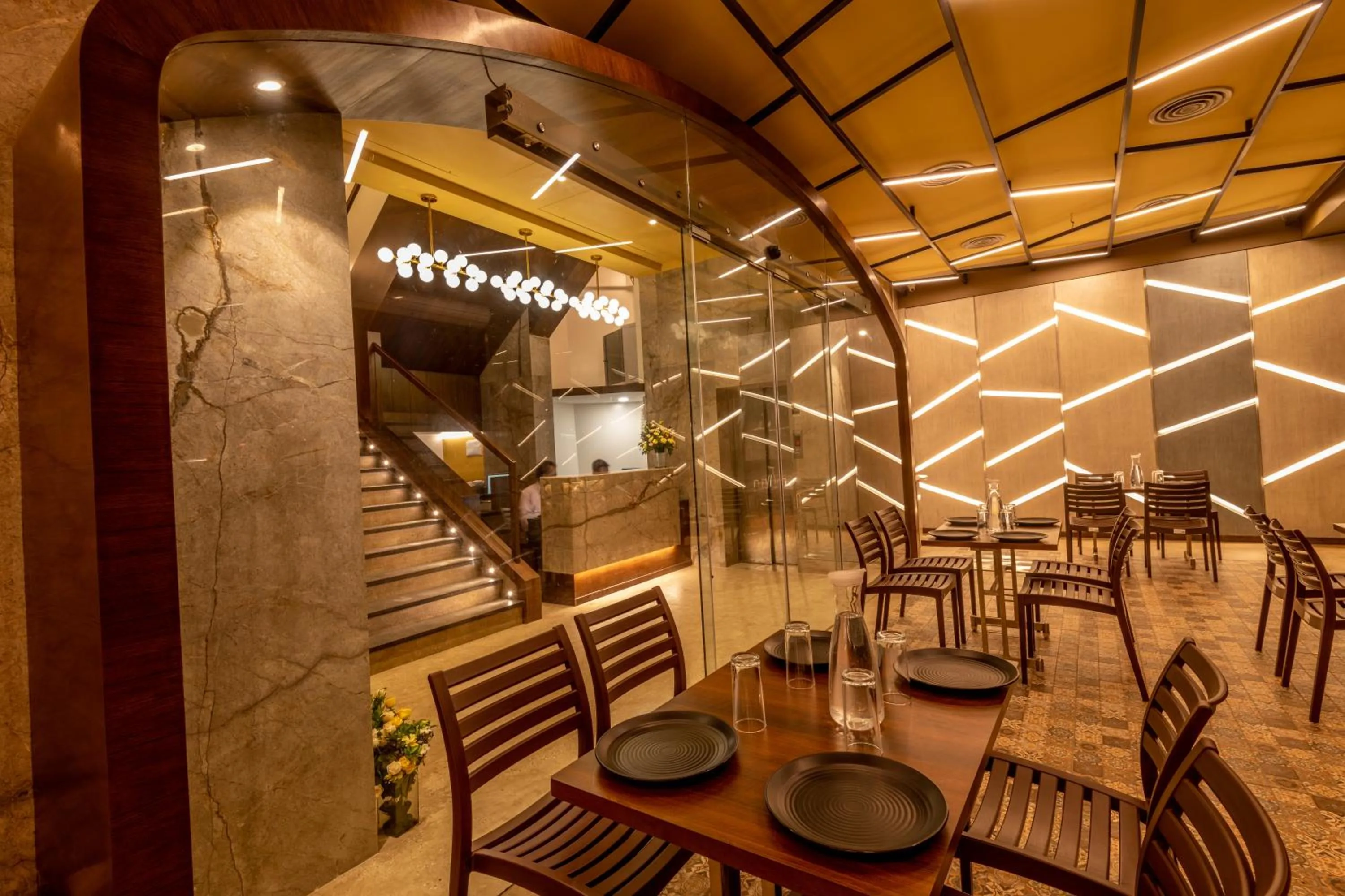 Restaurant/places to eat in Hotel Metropole Inn