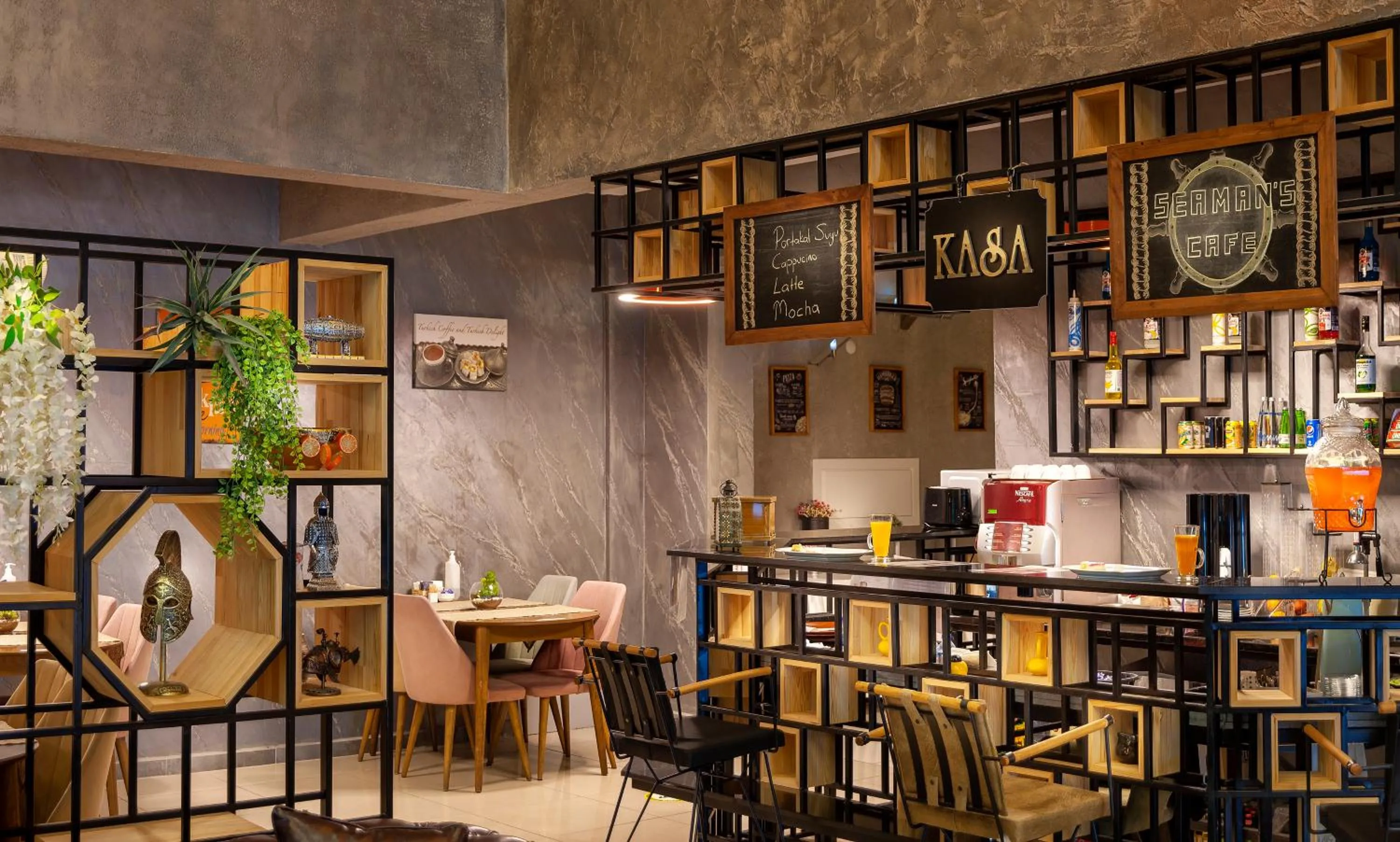 Lounge or bar in MARINN DELUXE HOTEL