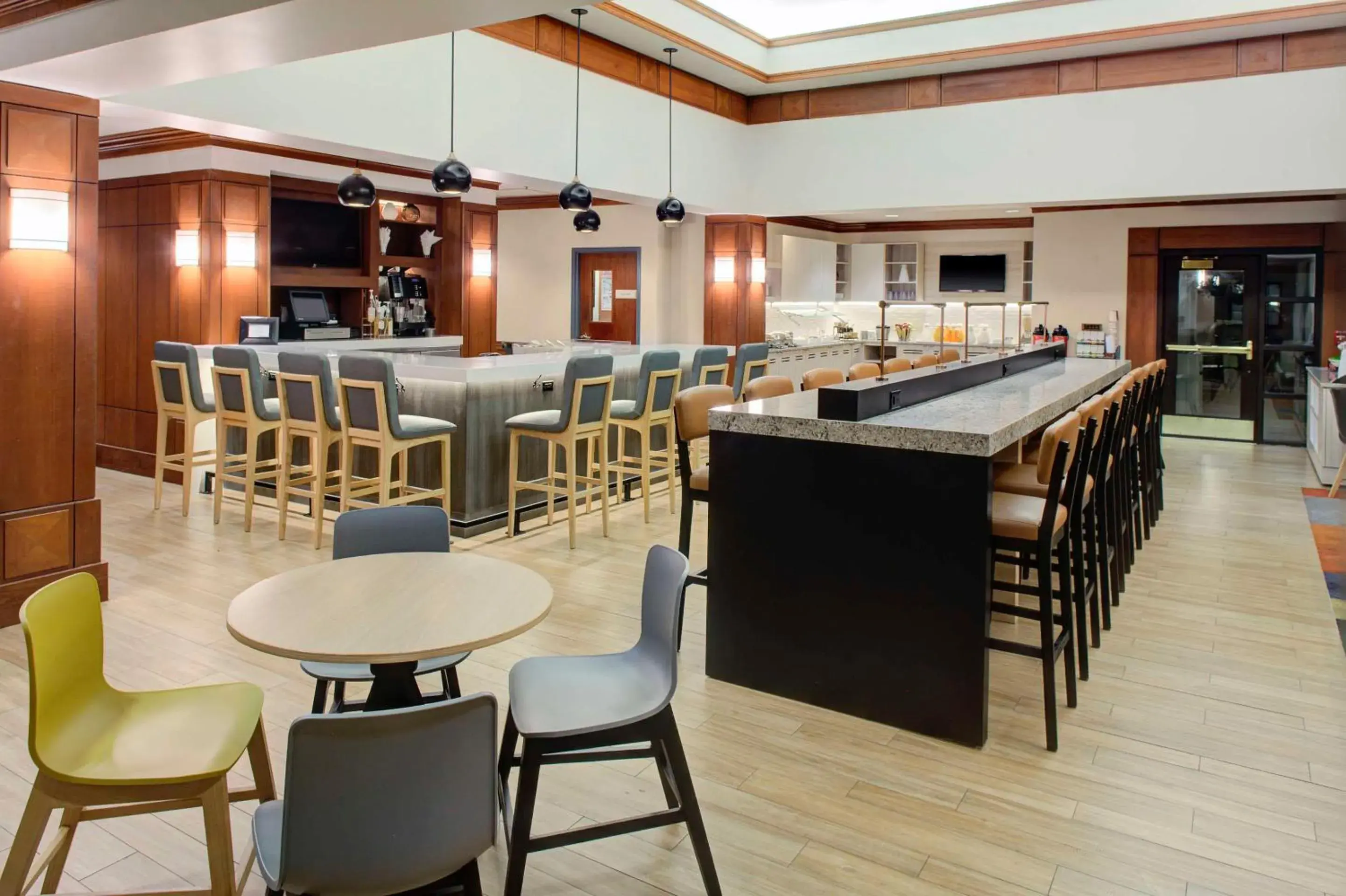 Restaurant/places to eat in Hyatt House Boston/Burlington Restaurant/places to eat in Hyatt House Boston/Burlington