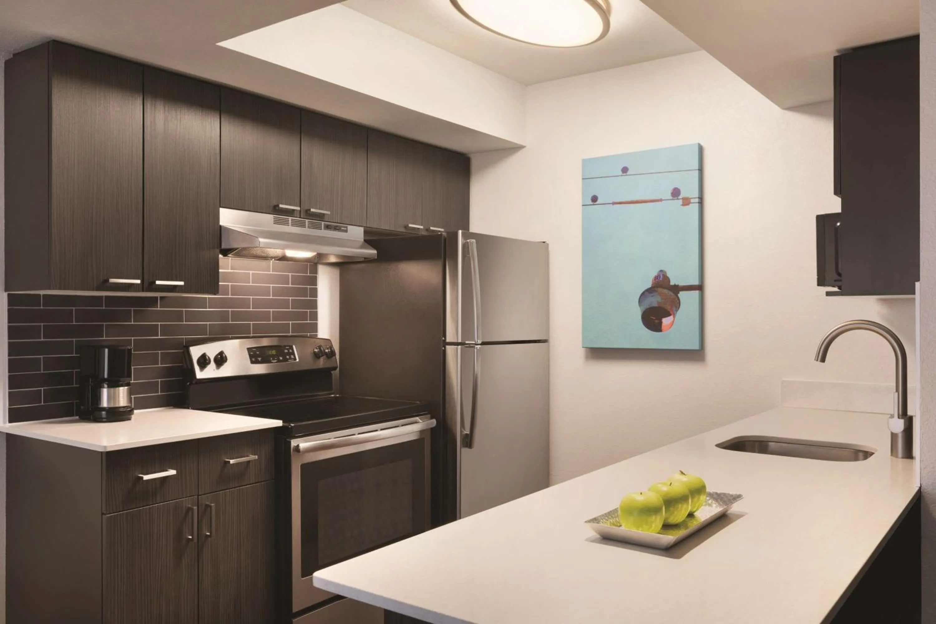 Kitchen or kitchenette in Hyatt House Boston/Burlington