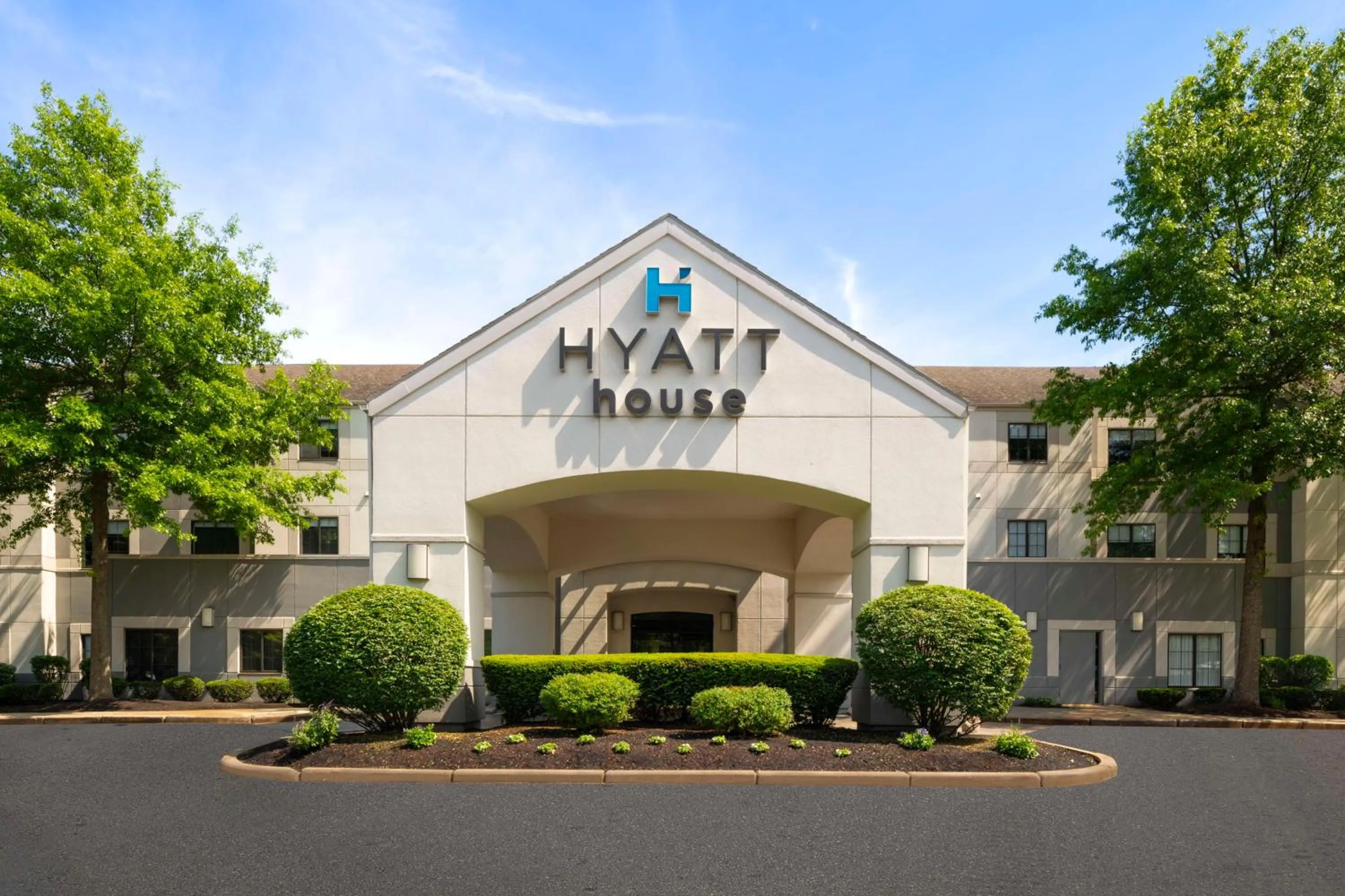 Property building in Hyatt House Boston/Burlington