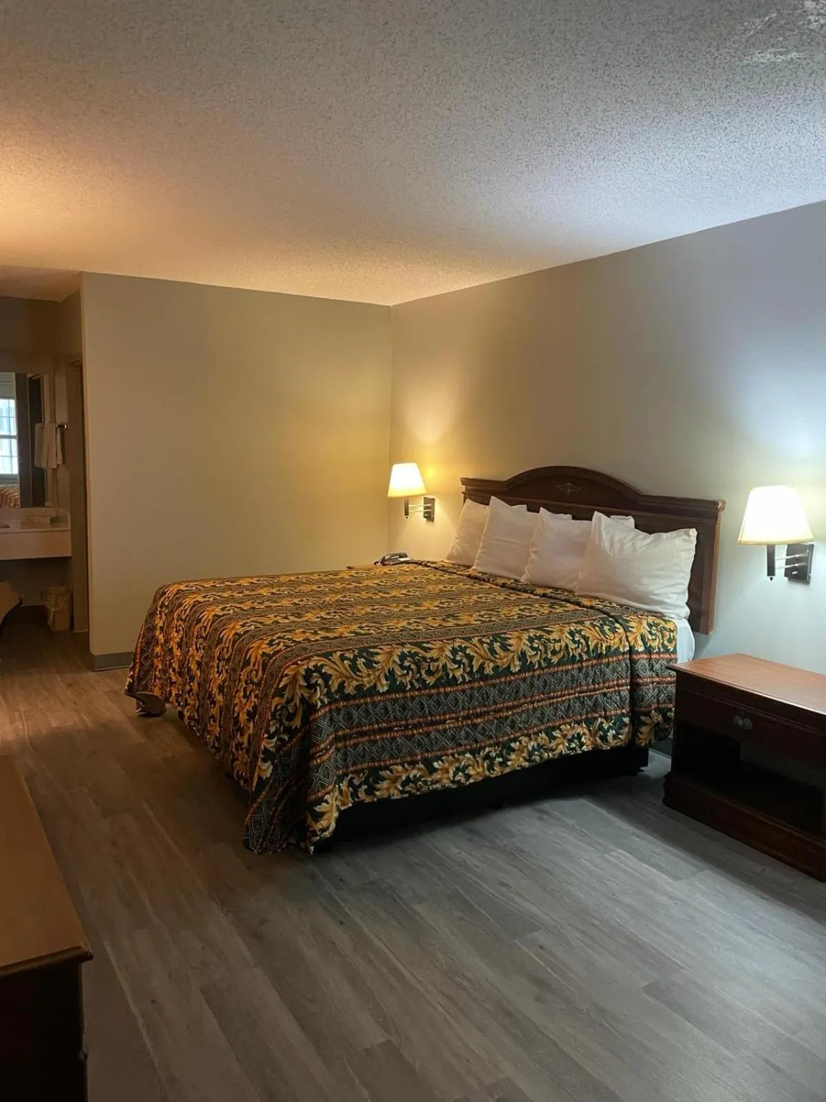 Bed in Americas Best Value Inn & Suites Slidell