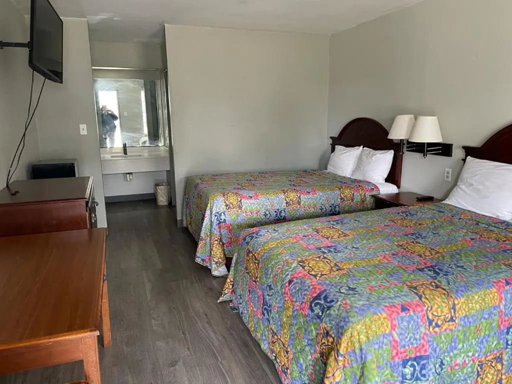 Bed in Americas Best Value Inn & Suites Slidell