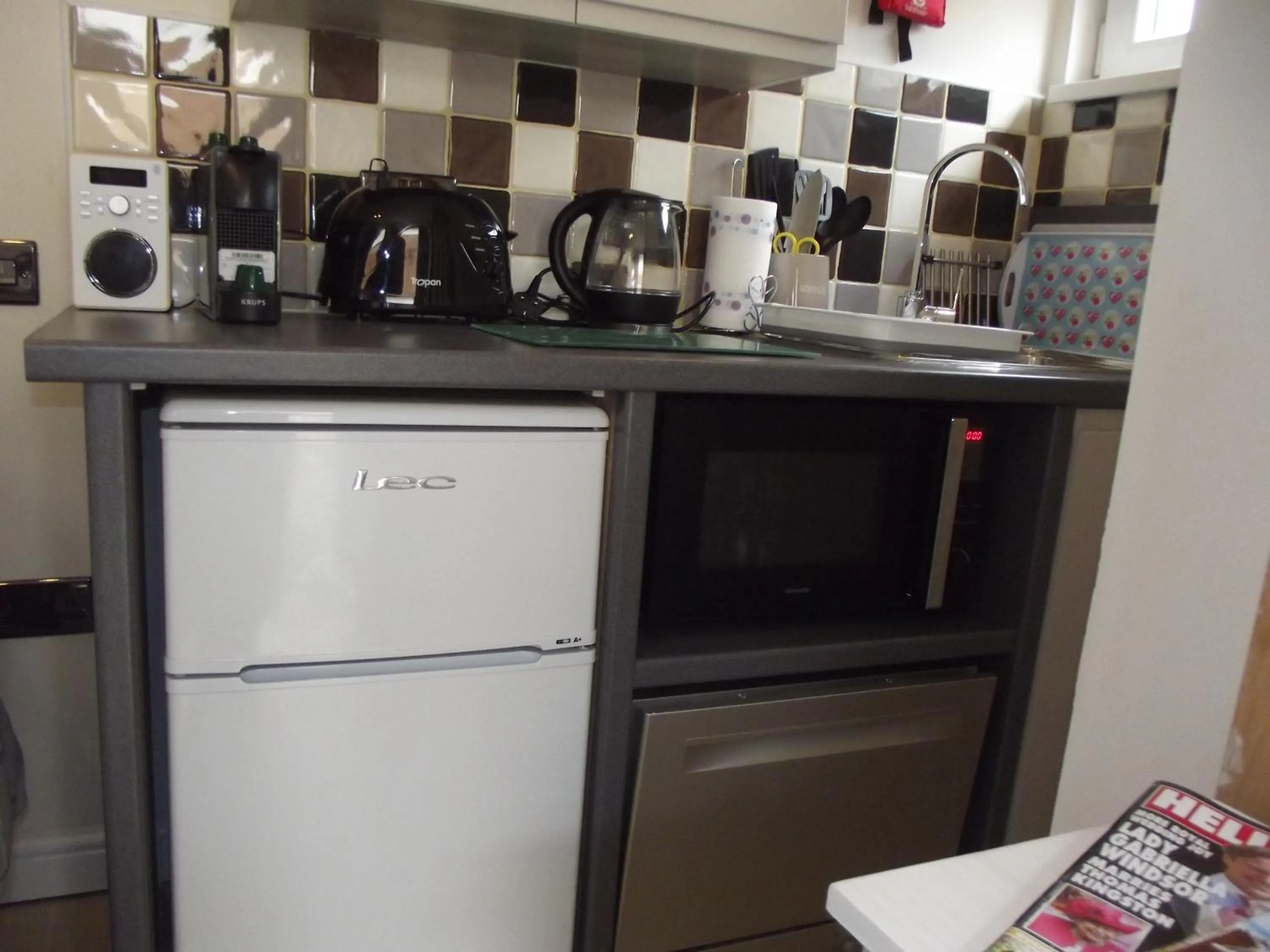 Auntie Bett's - Cosy Double Bedded Ensuite Room with Mini Kitchen