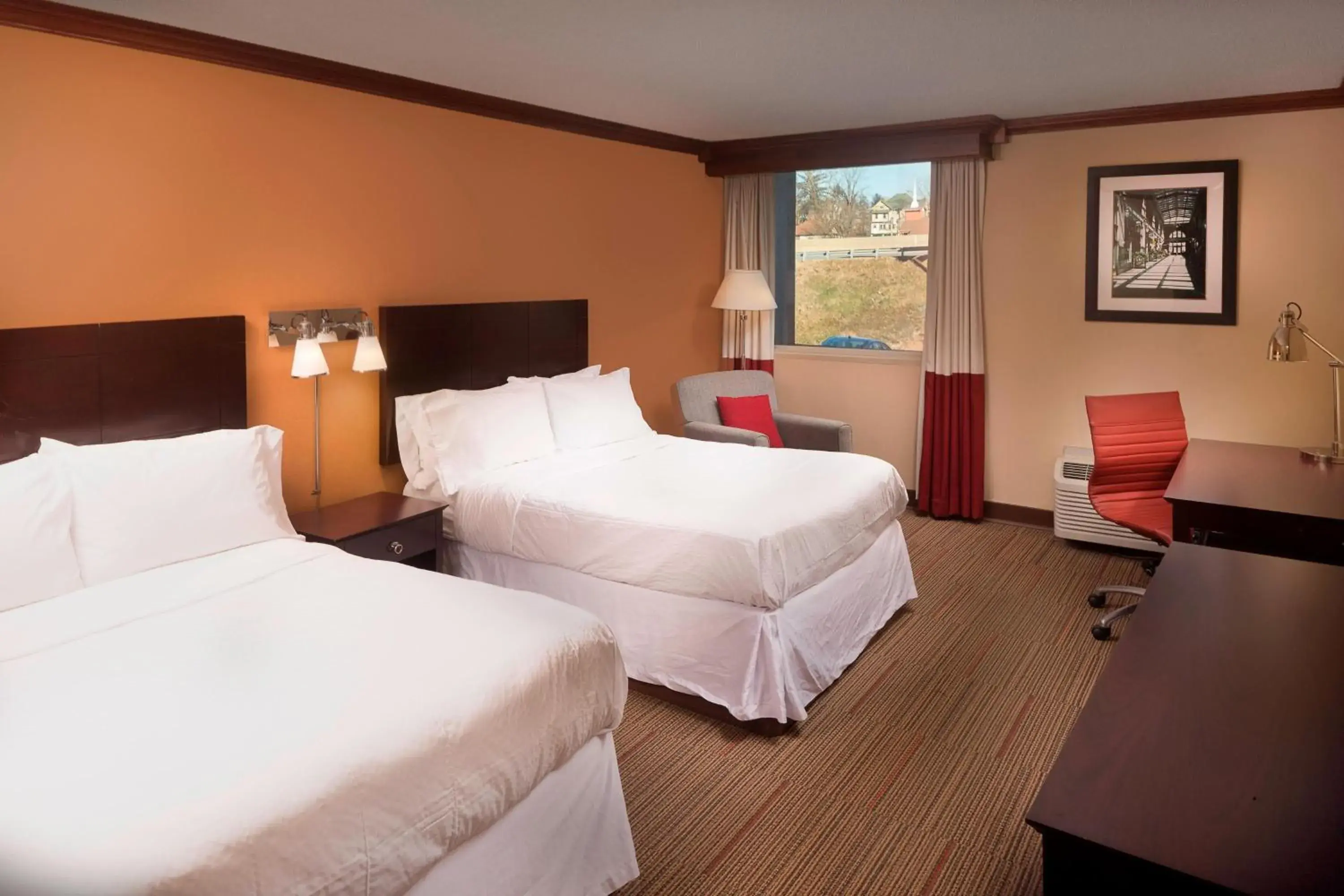 Double Room with Two Double Beds - Non-Smoking in Four Points by Sheraton Asheville Downtown Double Room with Two Double Beds - Non-Smoking in Four Points by Sheraton Asheville Downtown