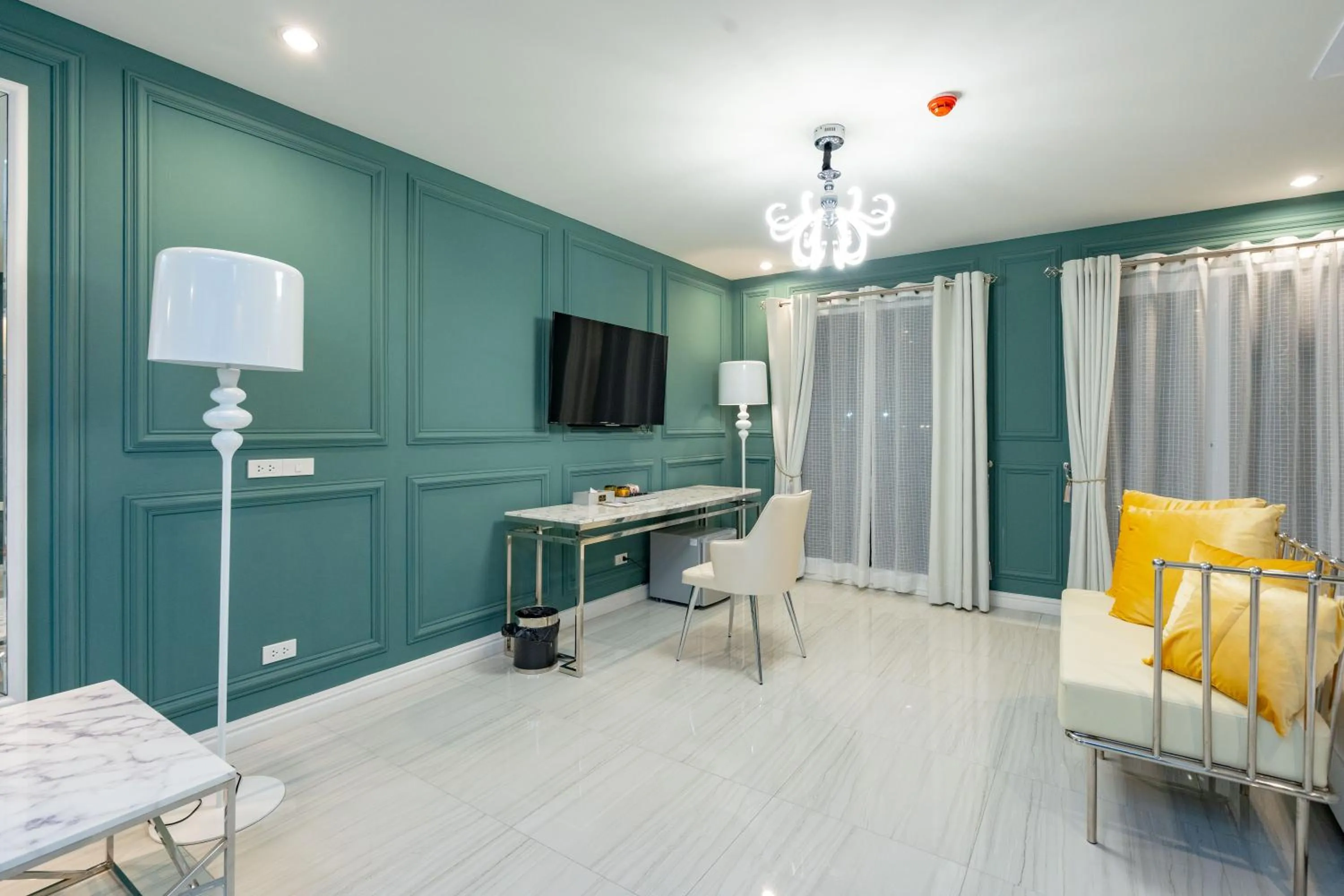 Photo of the whole room in Belle Grand Hotel