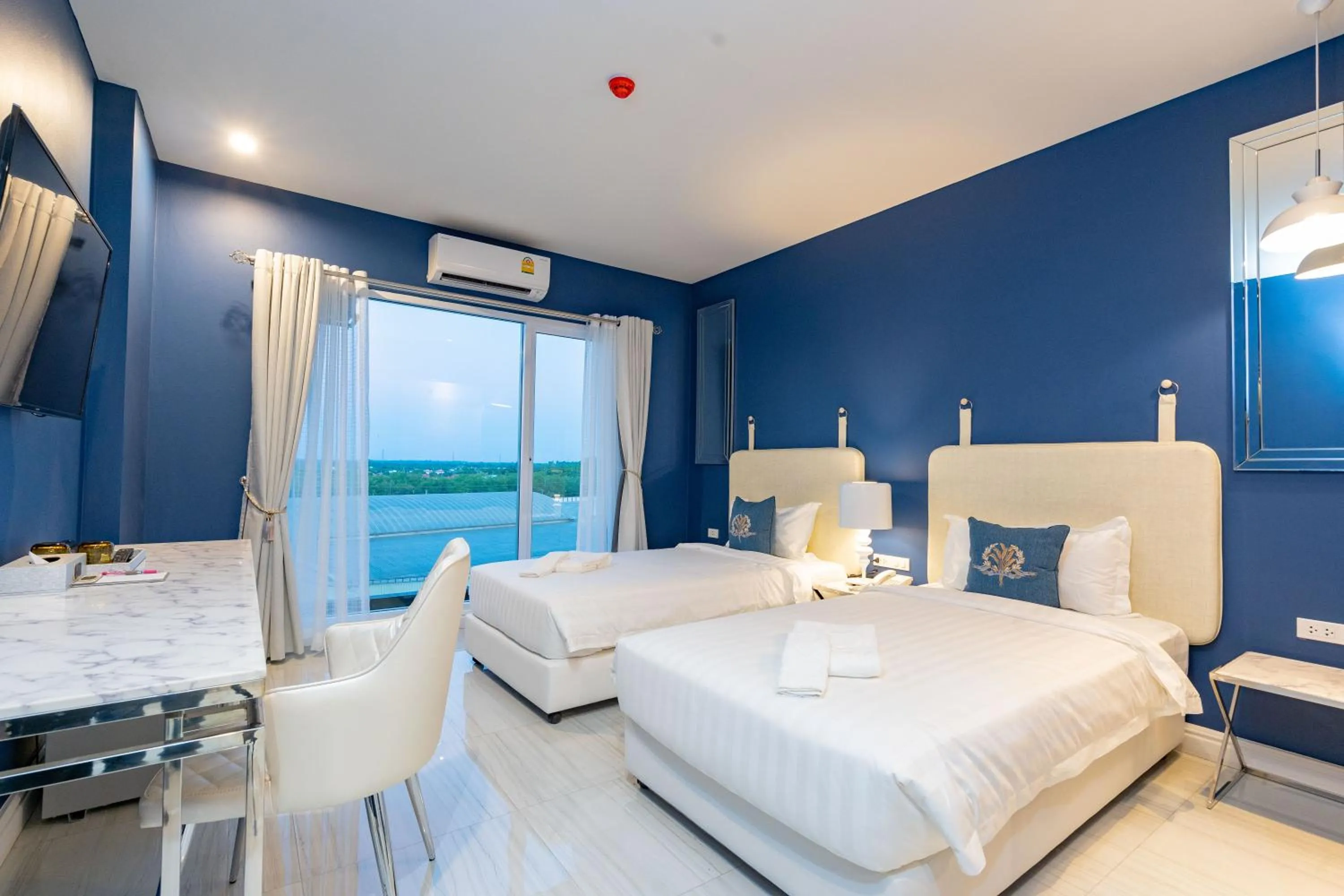 Photo of the whole room, Bed in Belle Grand Hotel