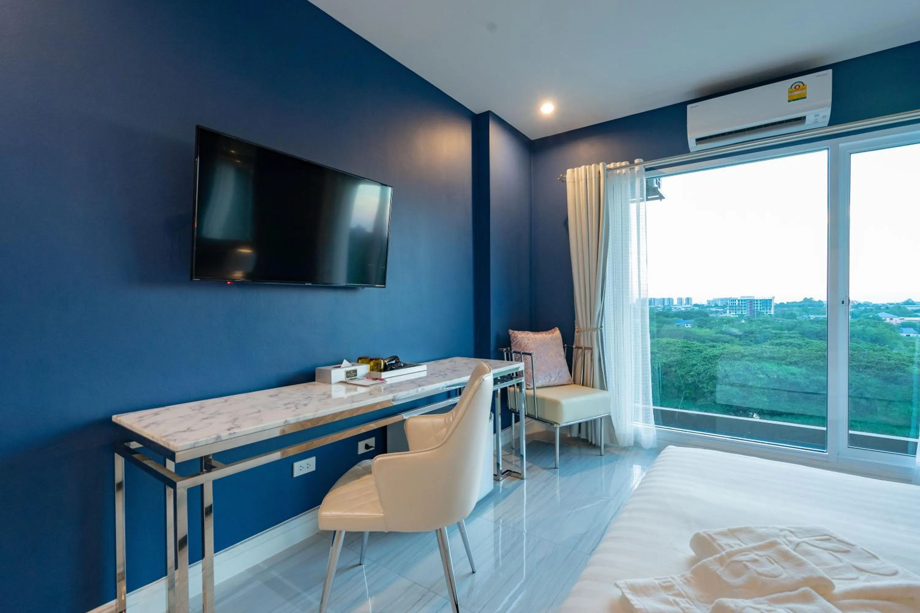 TV and multimedia in Belle Grand Hotel