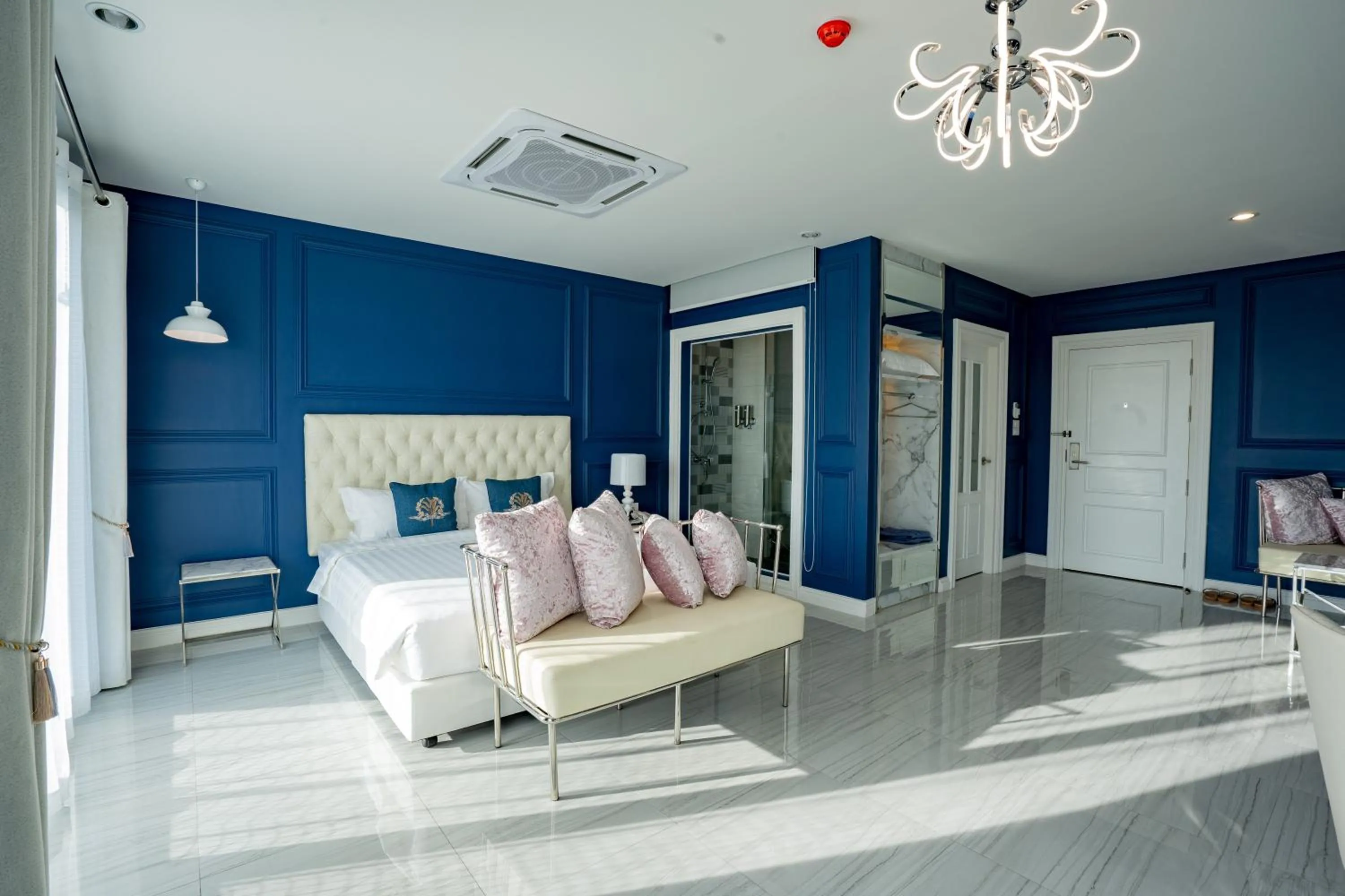 Photo of the whole room in Belle Grand Hotel