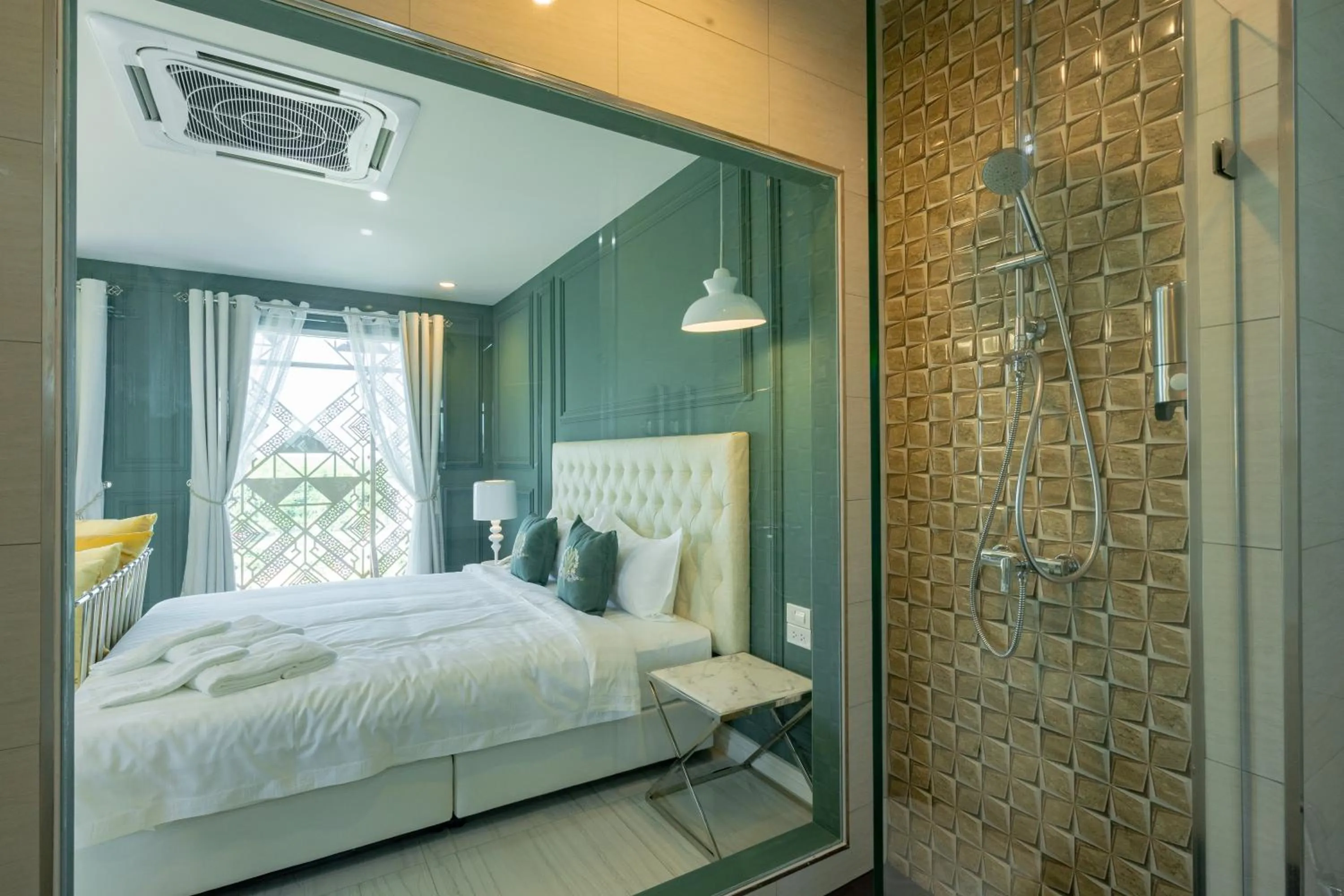 Photo of the whole room, Bed in Belle Grand Hotel