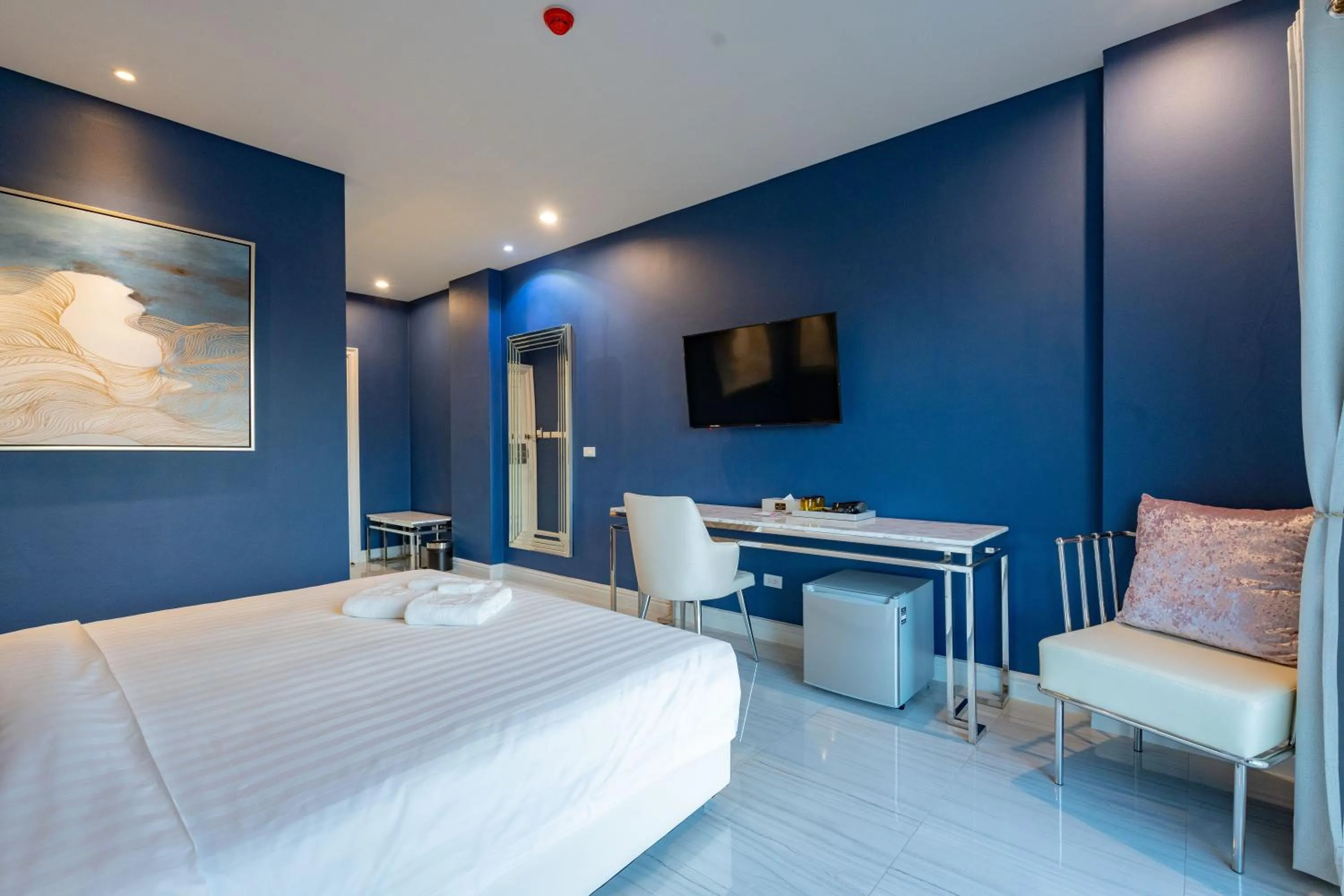 Photo of the whole room, Bed in Belle Grand Hotel