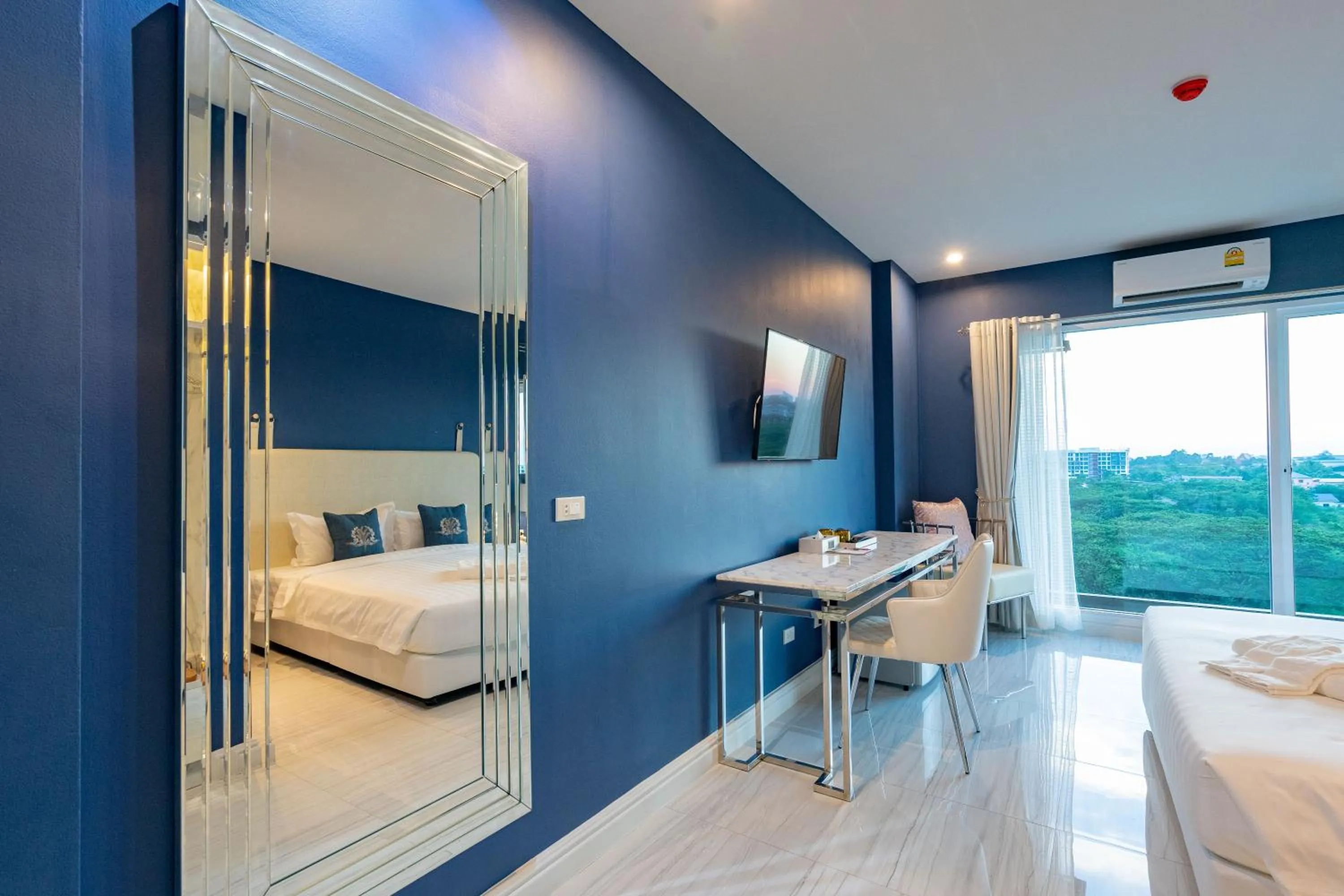 TV and multimedia, Bed in Belle Grand Hotel