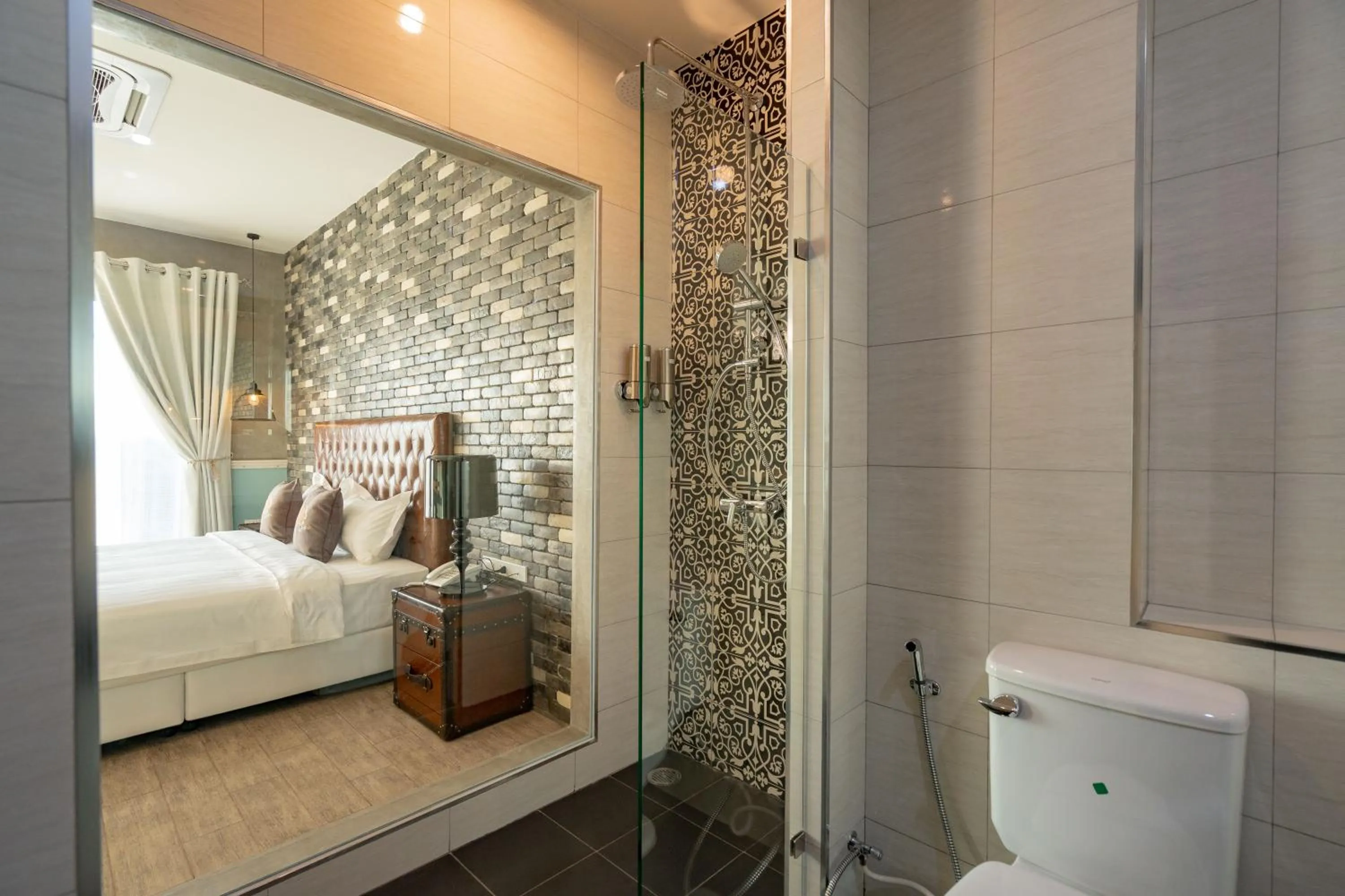 Shower, Bed in Belle Grand Hotel