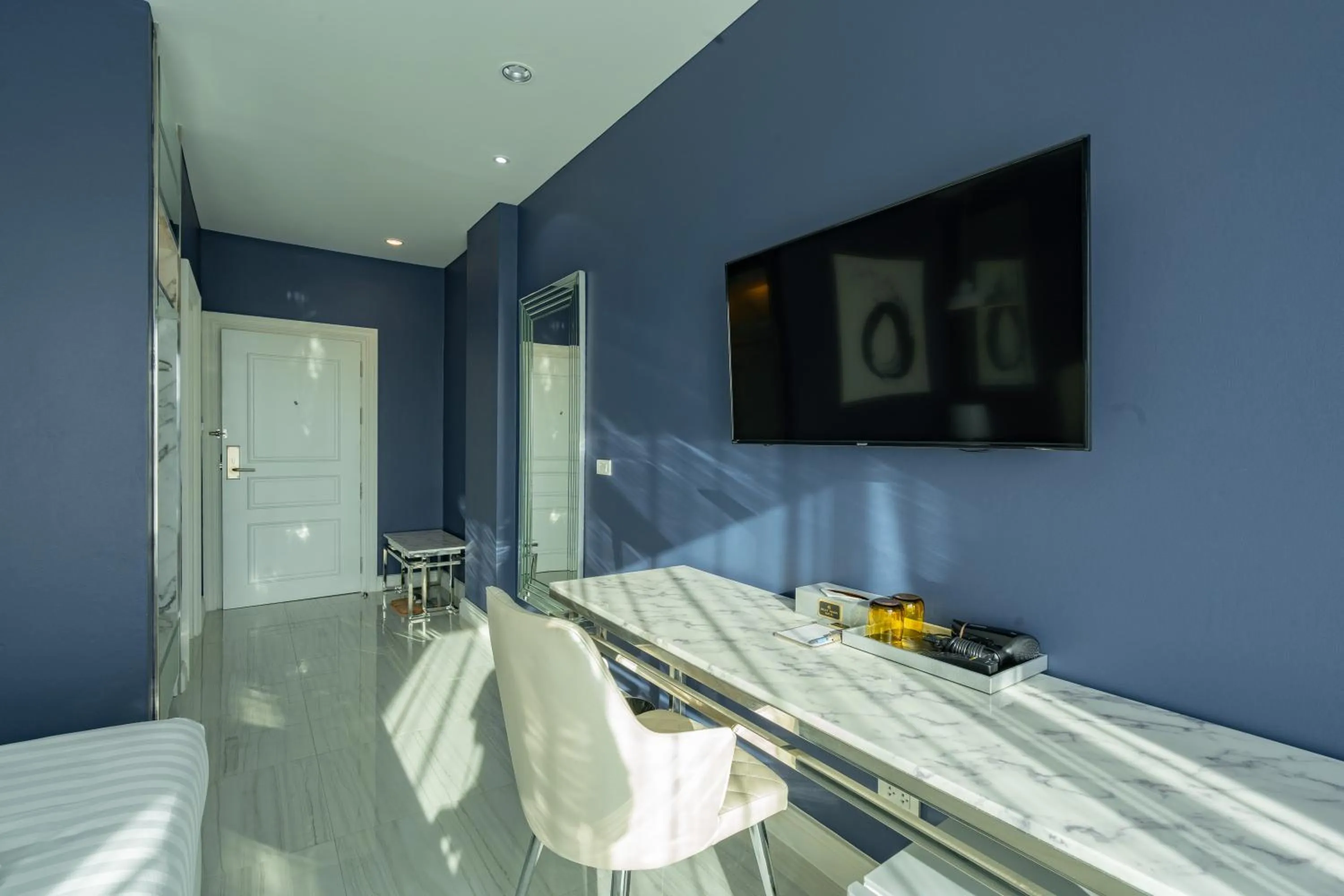 TV and multimedia, Bed in Belle Grand Hotel