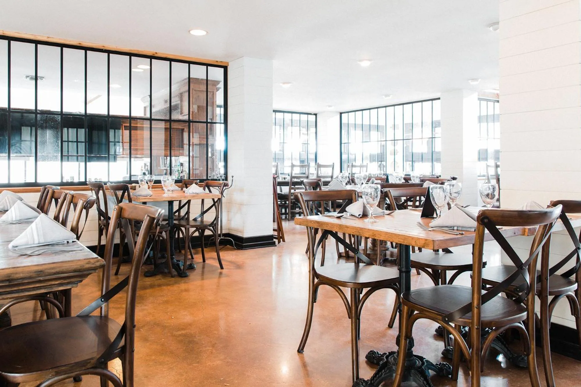 Restaurant/places to eat in Hillside Boutique Hotel