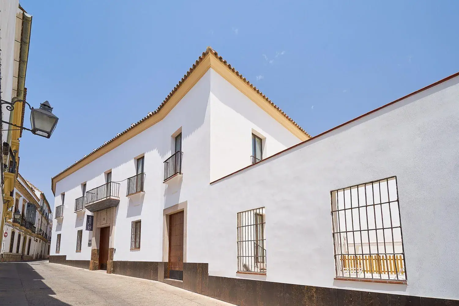 Facade/entrance in Tandem El Patio Facade/entrance in Tandem El Patio