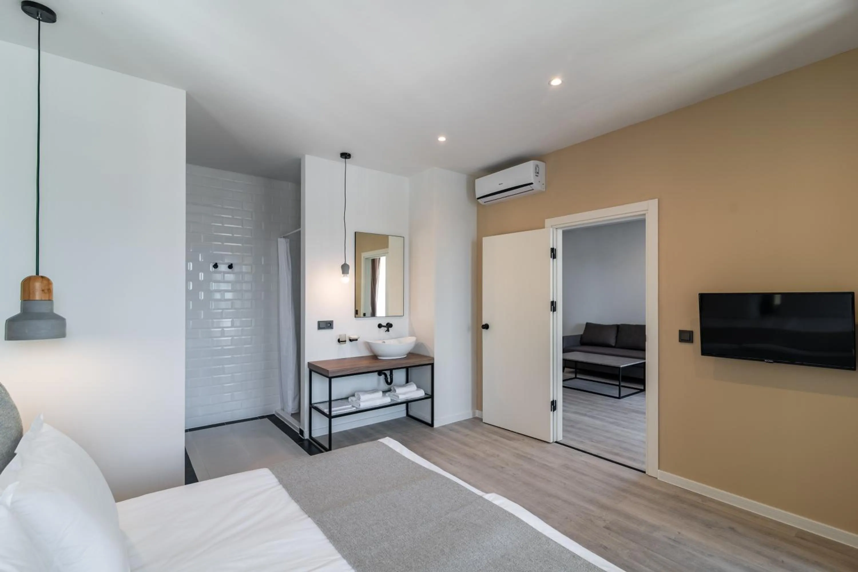 Bedroom, Bed in Primorski Hotel