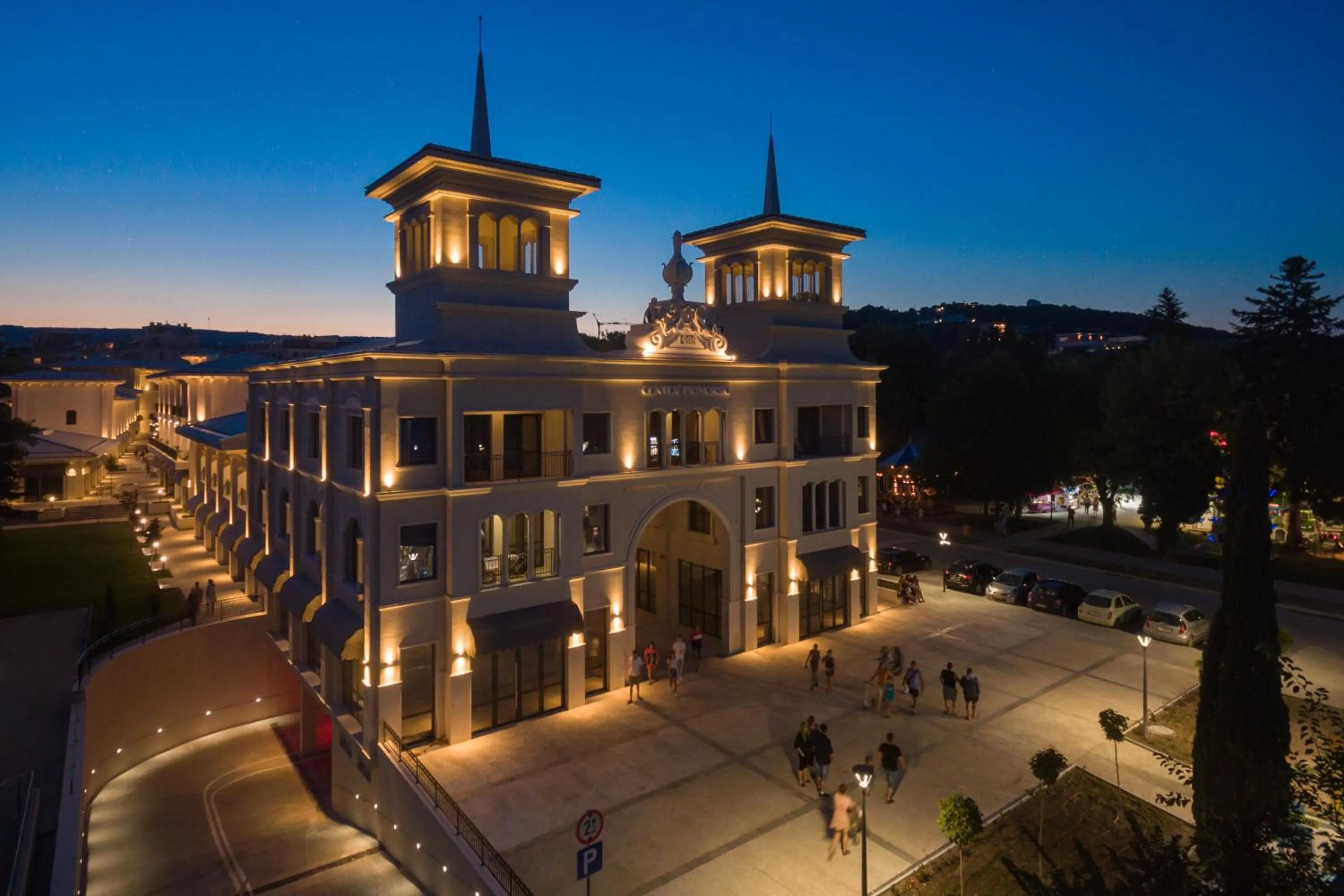 Facade/entrance in Primorski Hotel