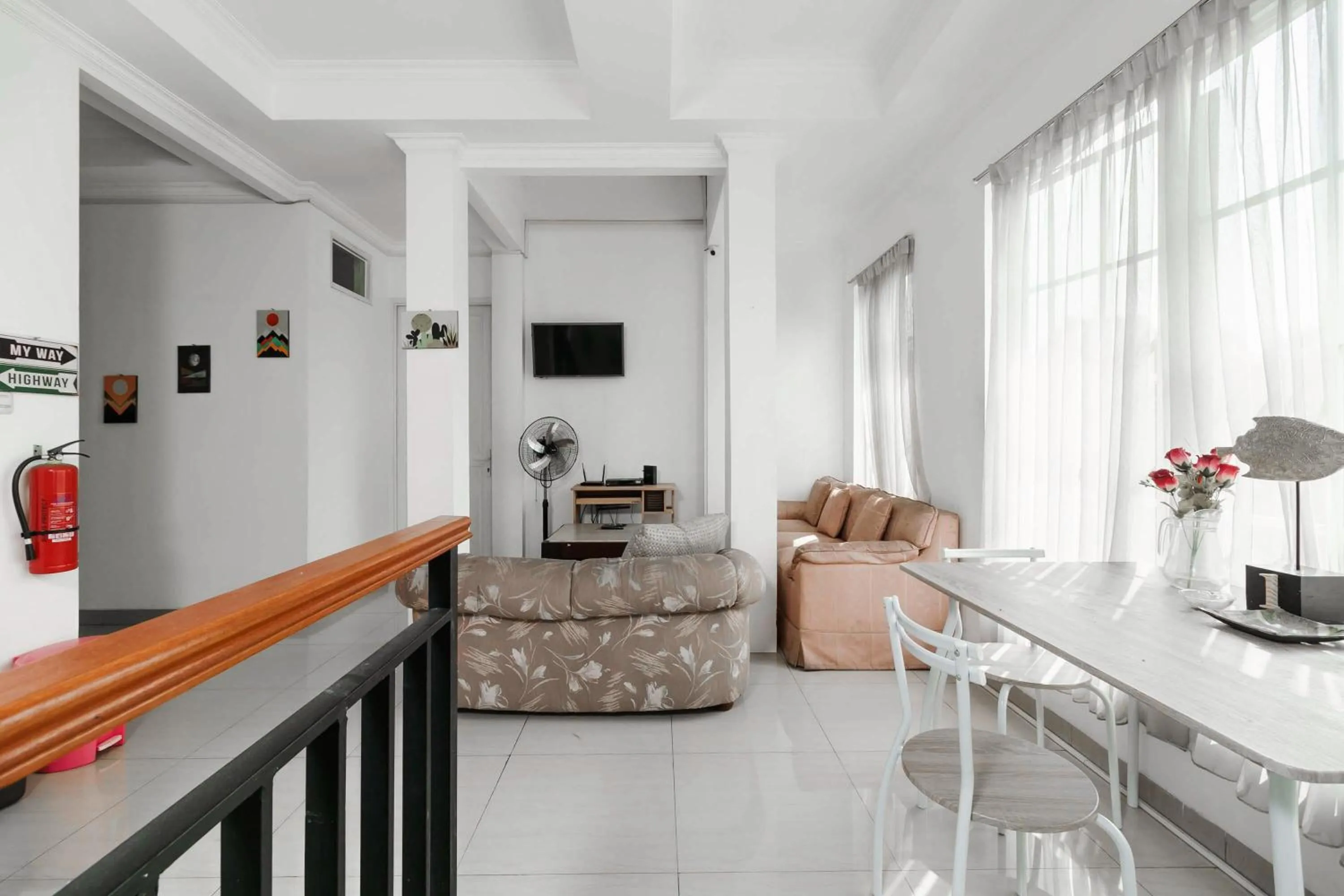 Property building in RedDoorz Syariah Plus near Pancoran 2