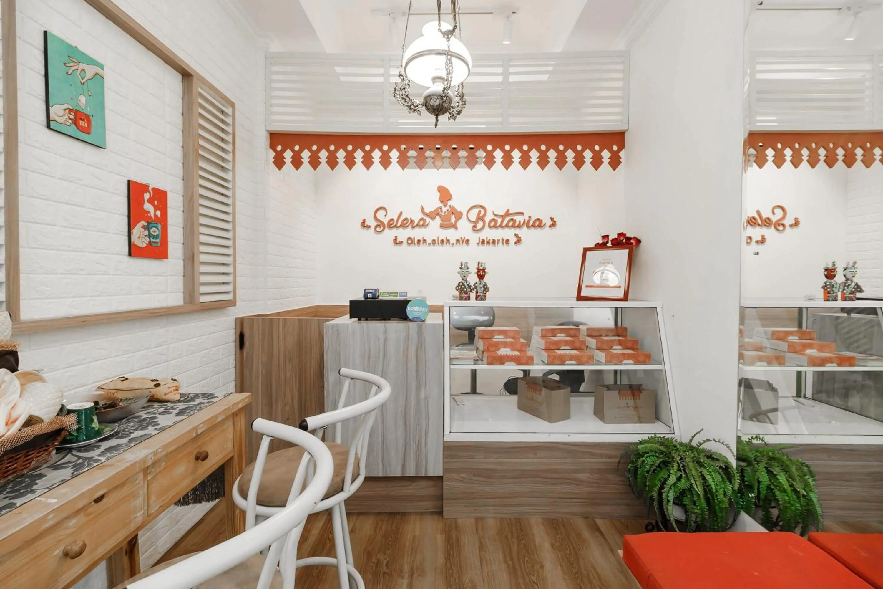 Restaurant/places to eat in RedDoorz Syariah Plus near Pancoran 2