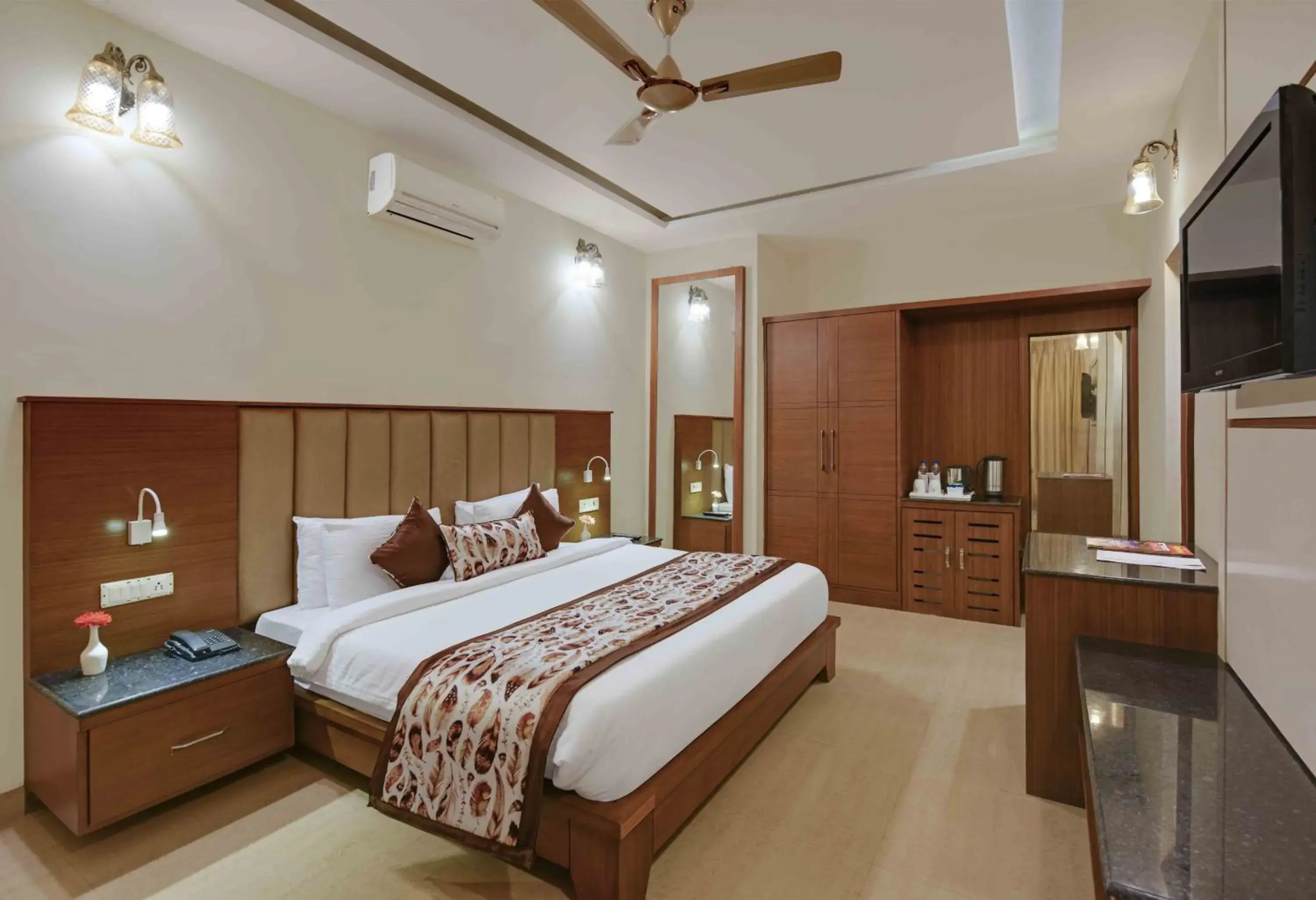 Bedroom, Bed in Excel Hotels and Resorts Bhimtal Bedroom, Bed in Excel Hotels and Resorts Bhimtal