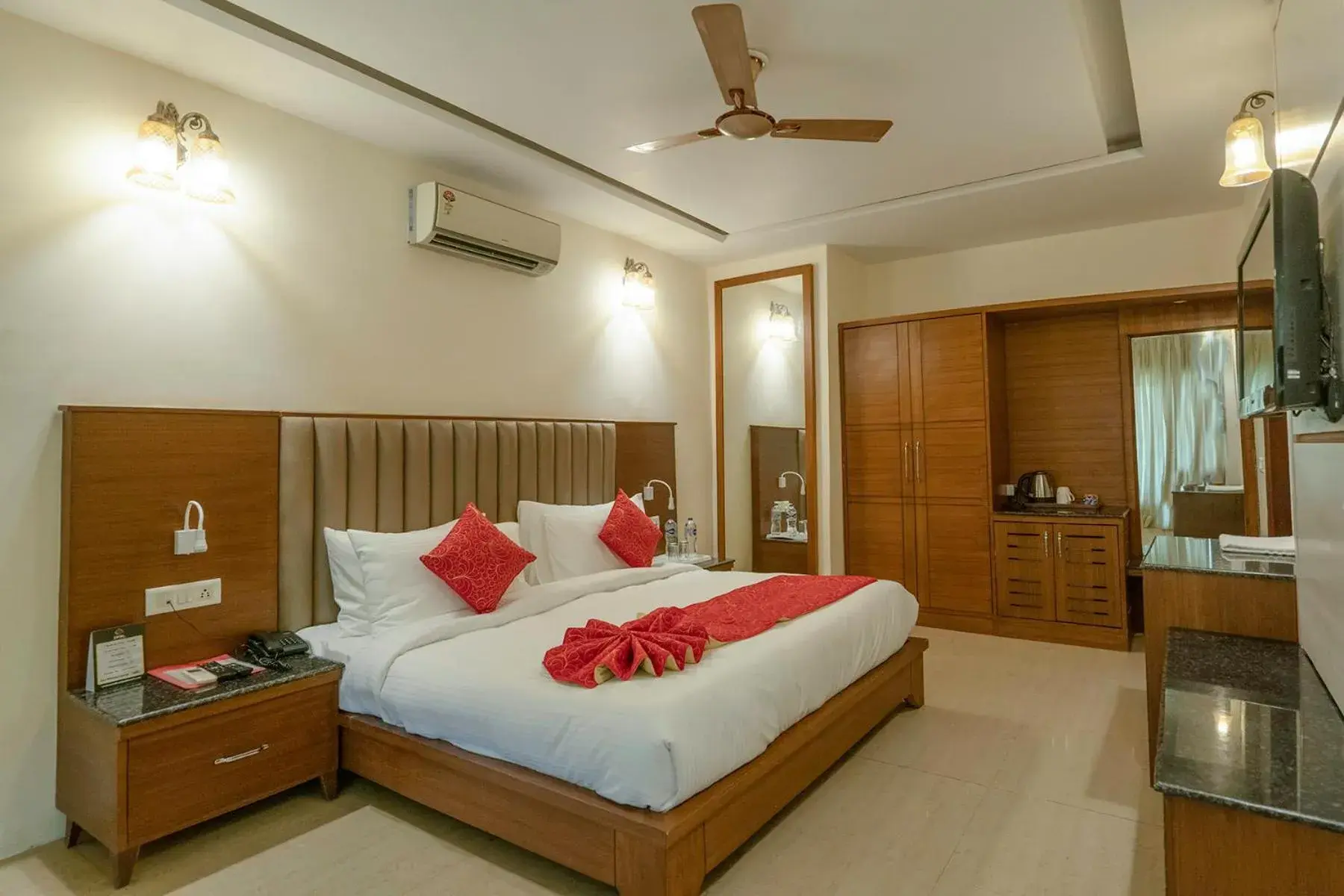 Bedroom, Bed in Excel Hotels and Resorts Bhimtal Bedroom, Bed in Excel Hotels and Resorts Bhimtal