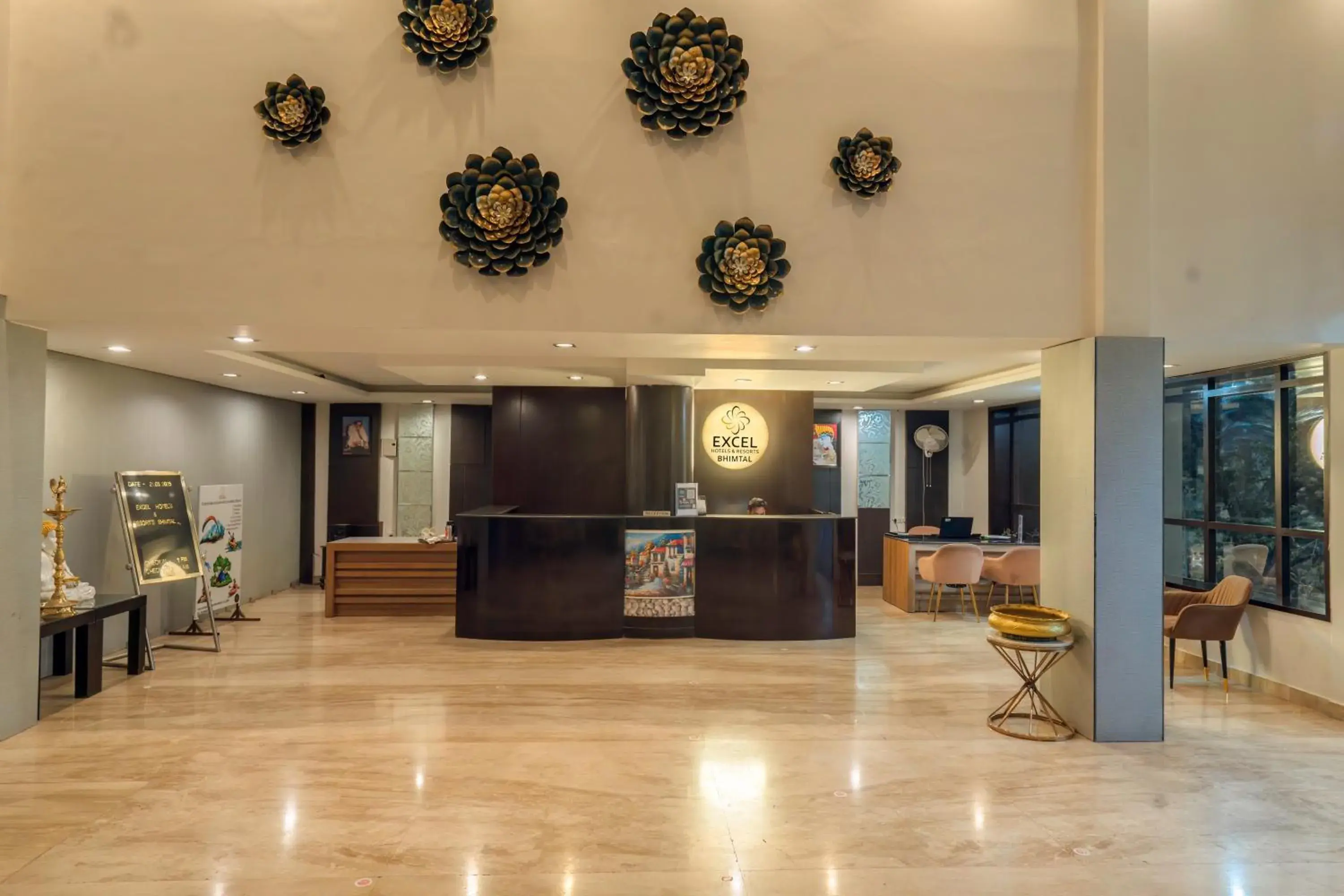 Lobby or reception in Excel Hotels and Resorts Bhimtal Lobby or reception in Excel Hotels and Resorts Bhimtal