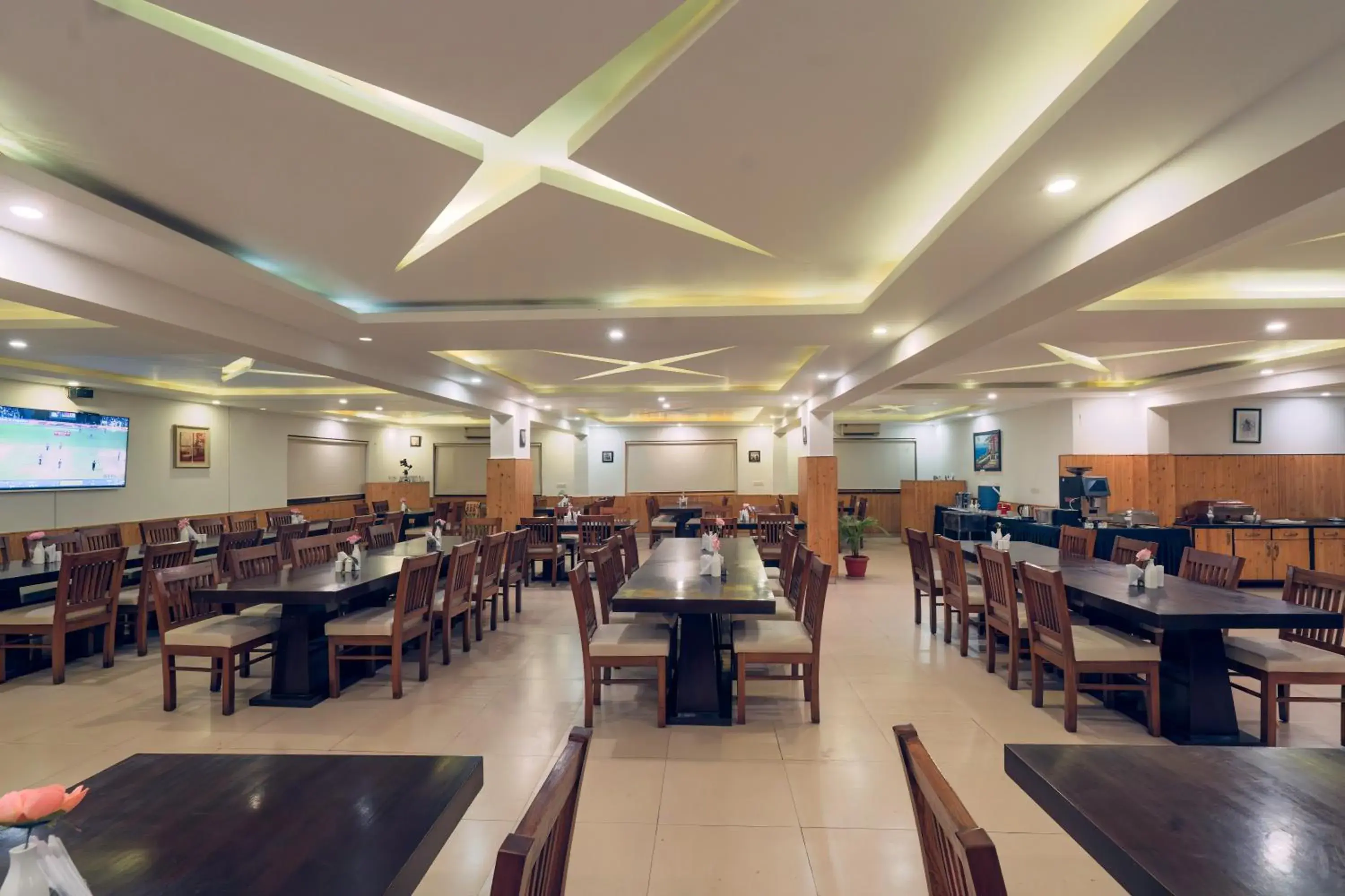 Restaurant/places to eat in Excel Hotels and Resorts Bhimtal Restaurant/places to eat in Excel Hotels and Resorts Bhimtal