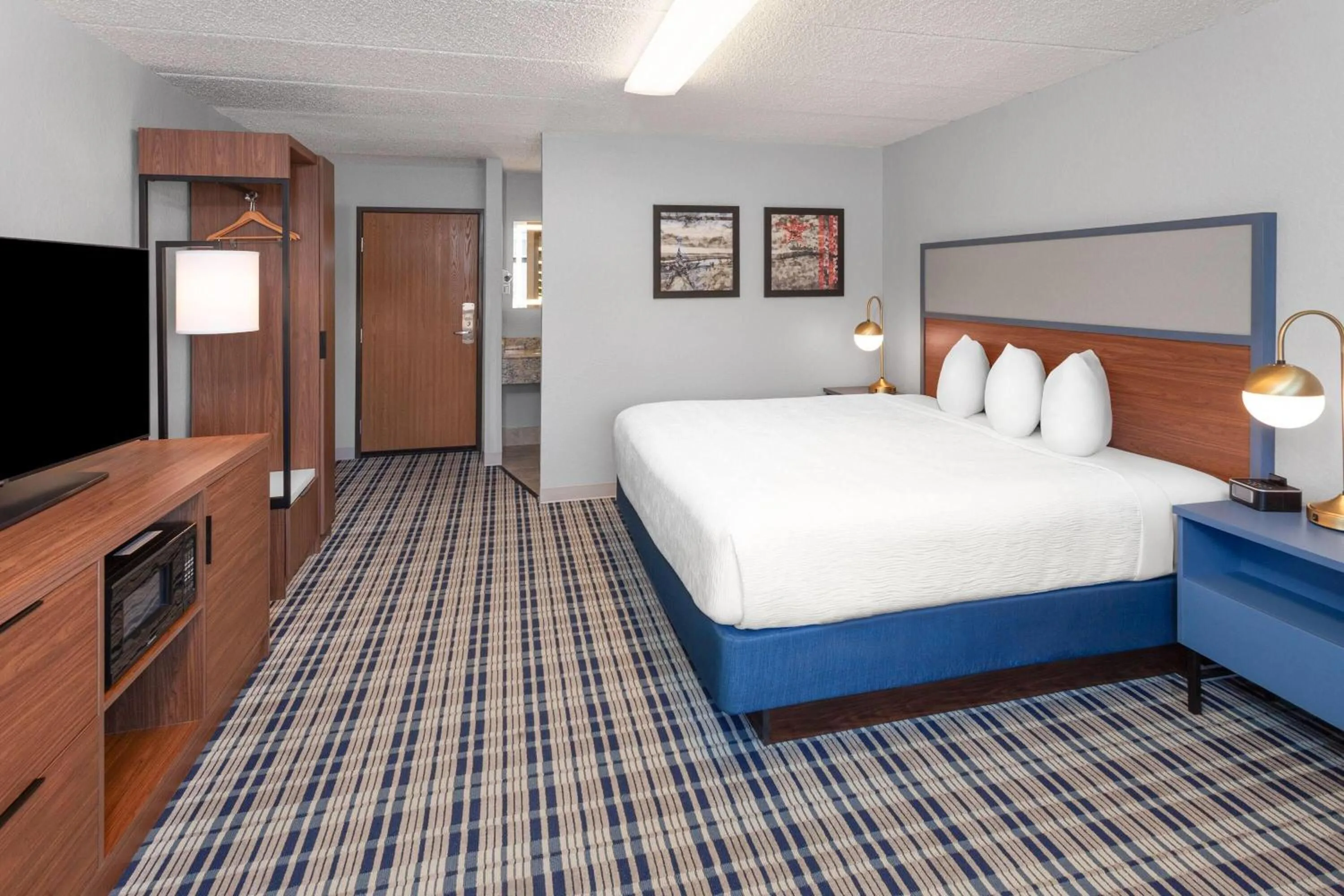 Photo of the whole room, Bed in AmericInn by Wyndham Plymouth