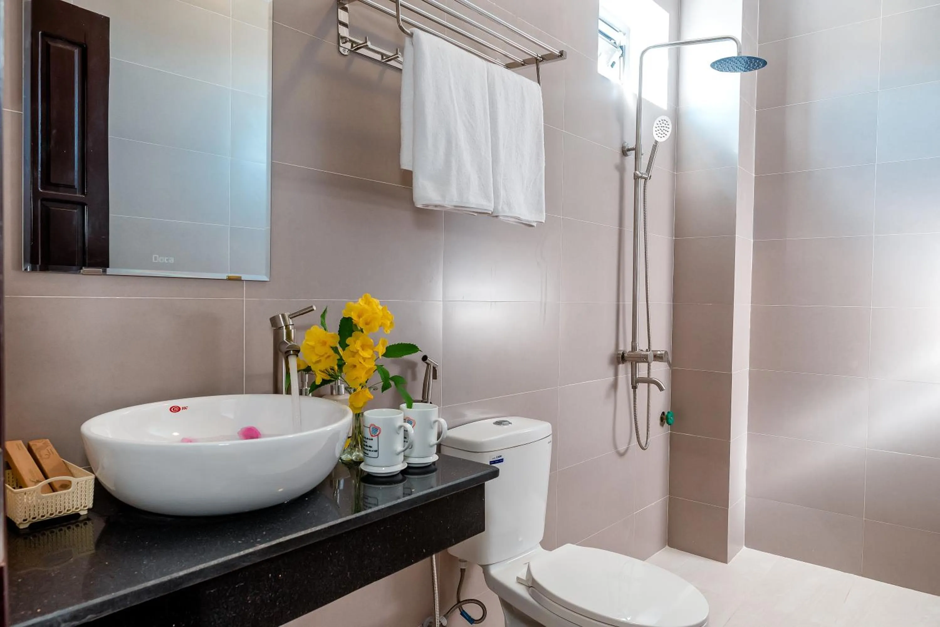 Shower in PaPa Villa Homestay