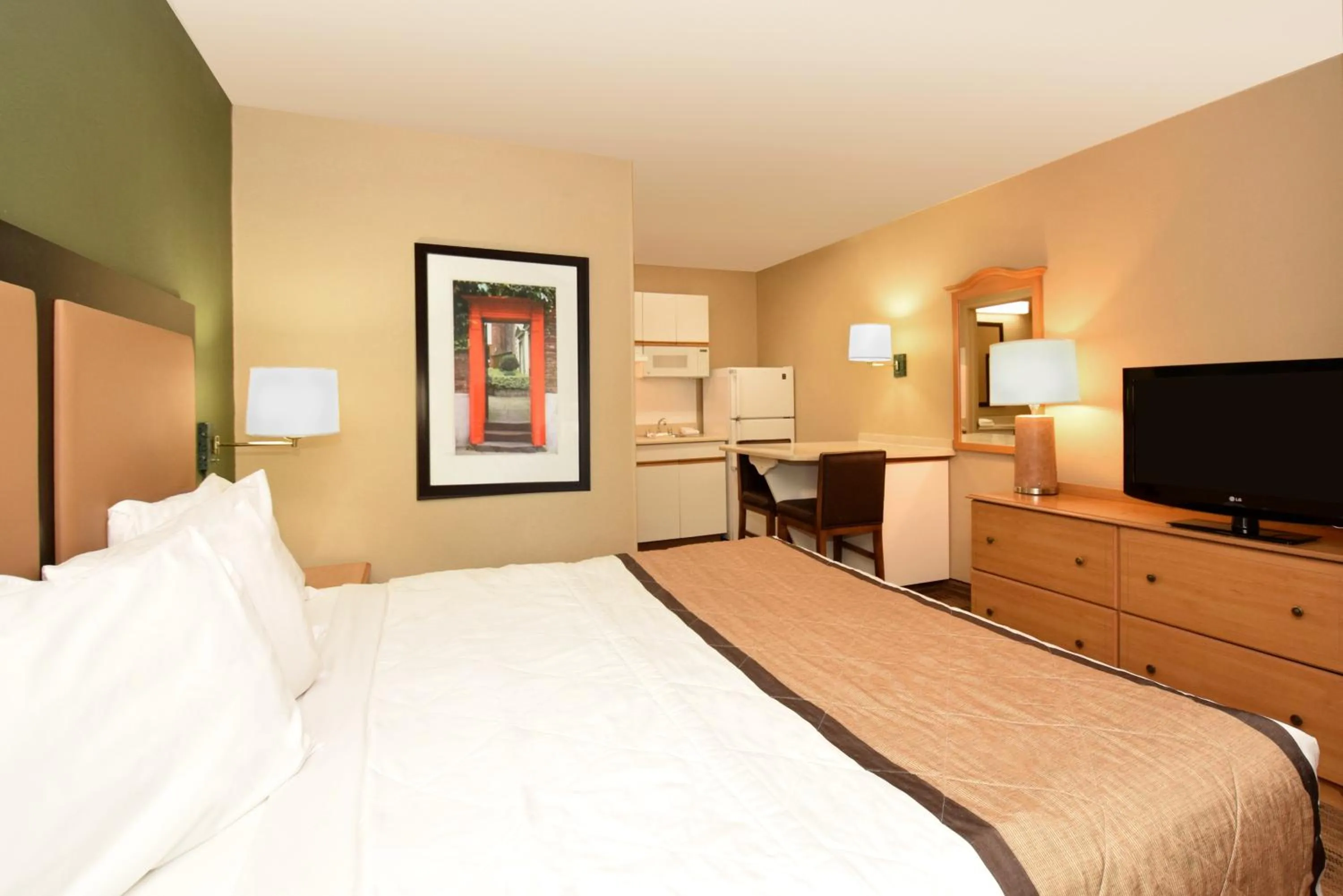 TV and multimedia, Bed in Extended Stay America Suites - Seattle - Bellevue - Factoria