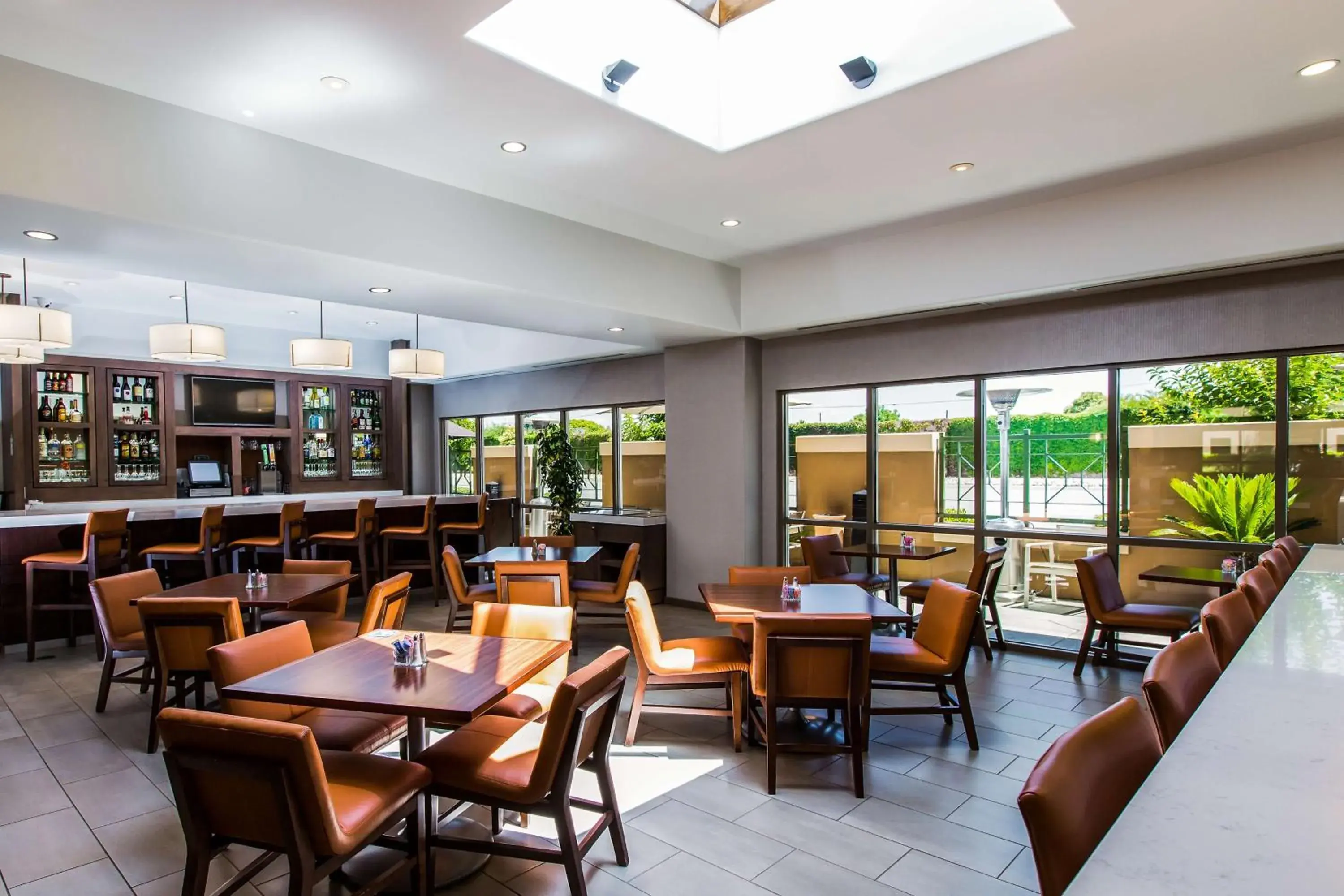 Lounge or bar in Hyatt House Santa Clara Lounge or bar in Hyatt House Santa Clara