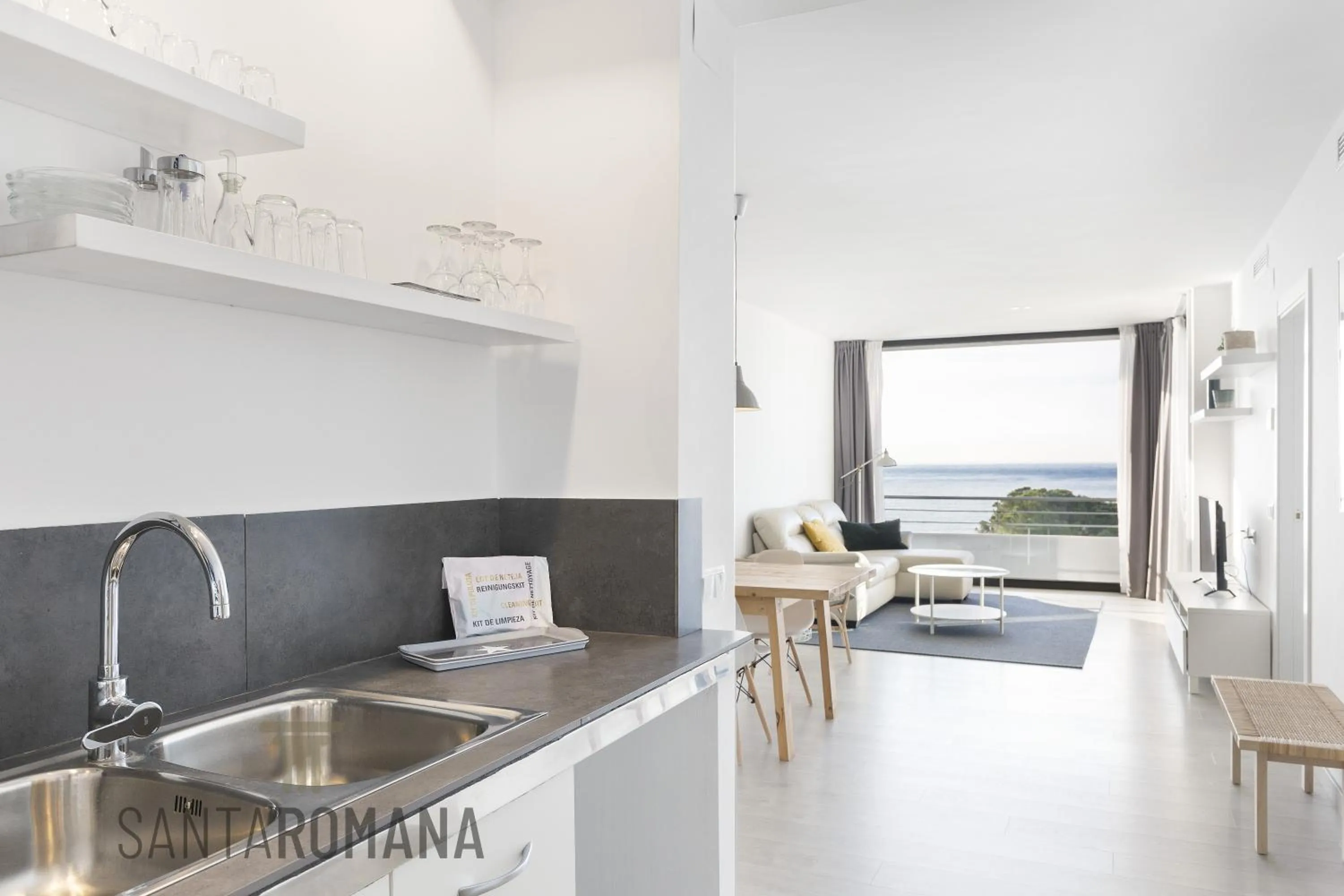 Kitchen or kitchenette in Santa Romana Apartments & Suites