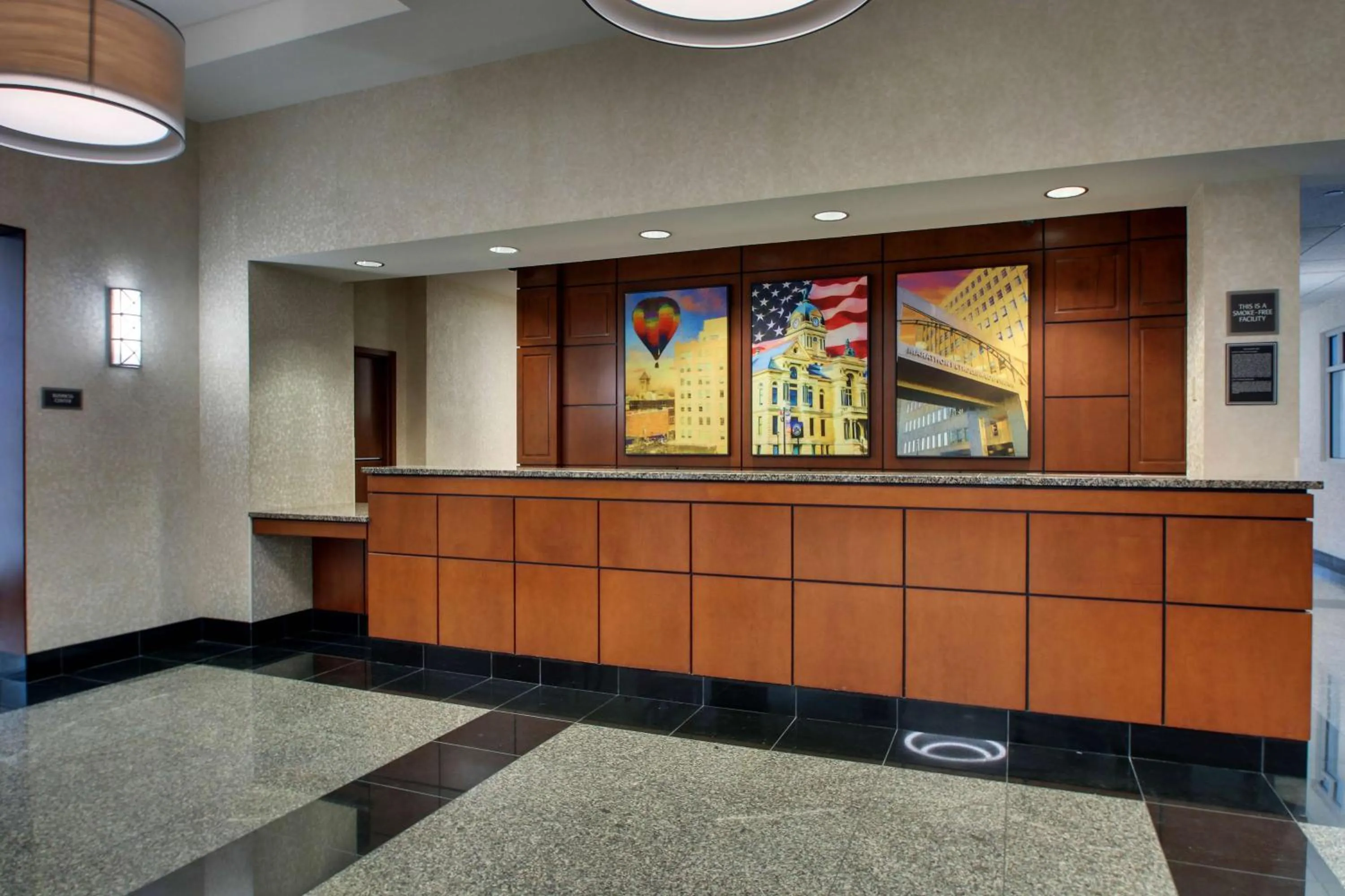 Lobby or reception in Drury Inn & Suites Findlay