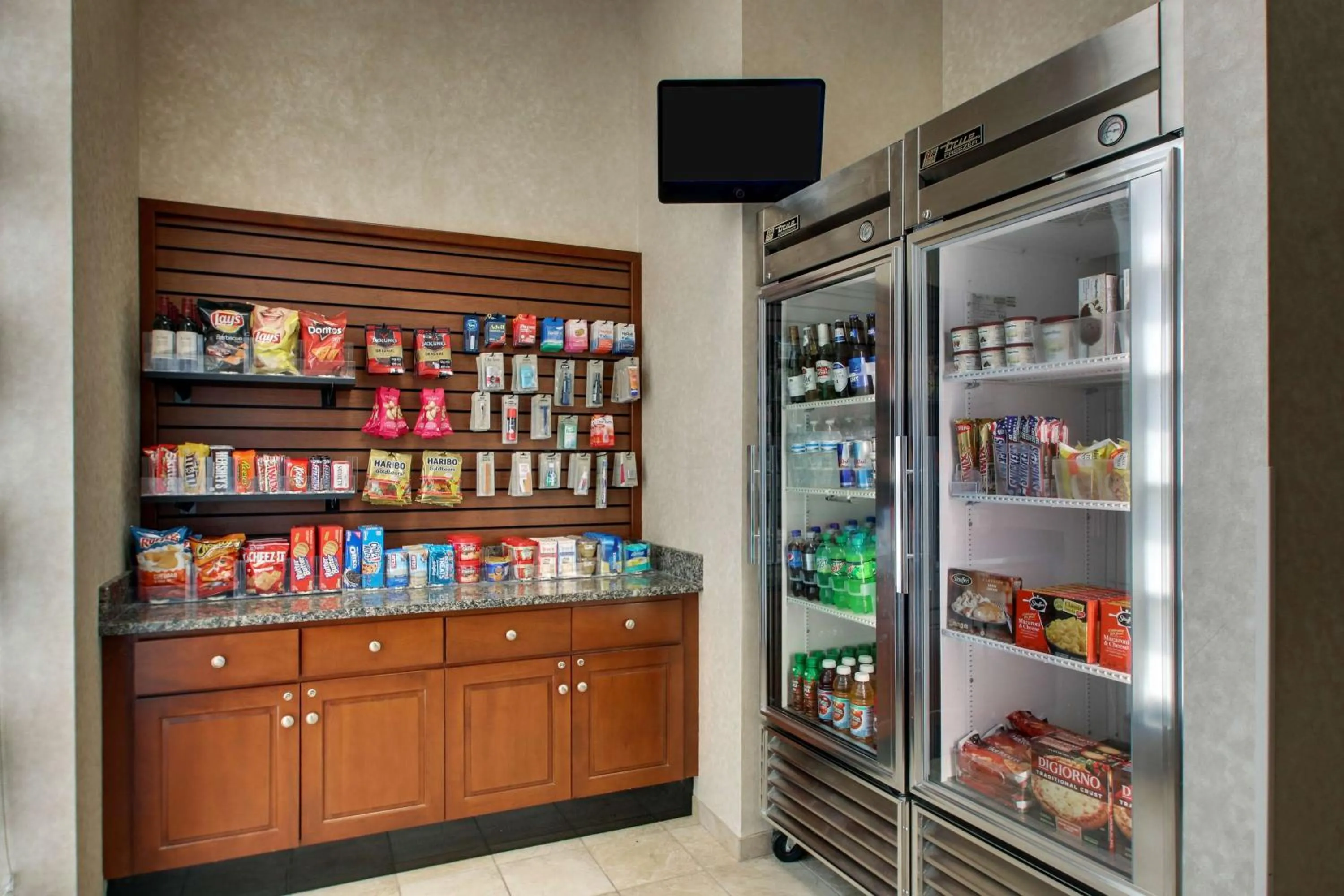 Property building in Drury Inn & Suites Findlay