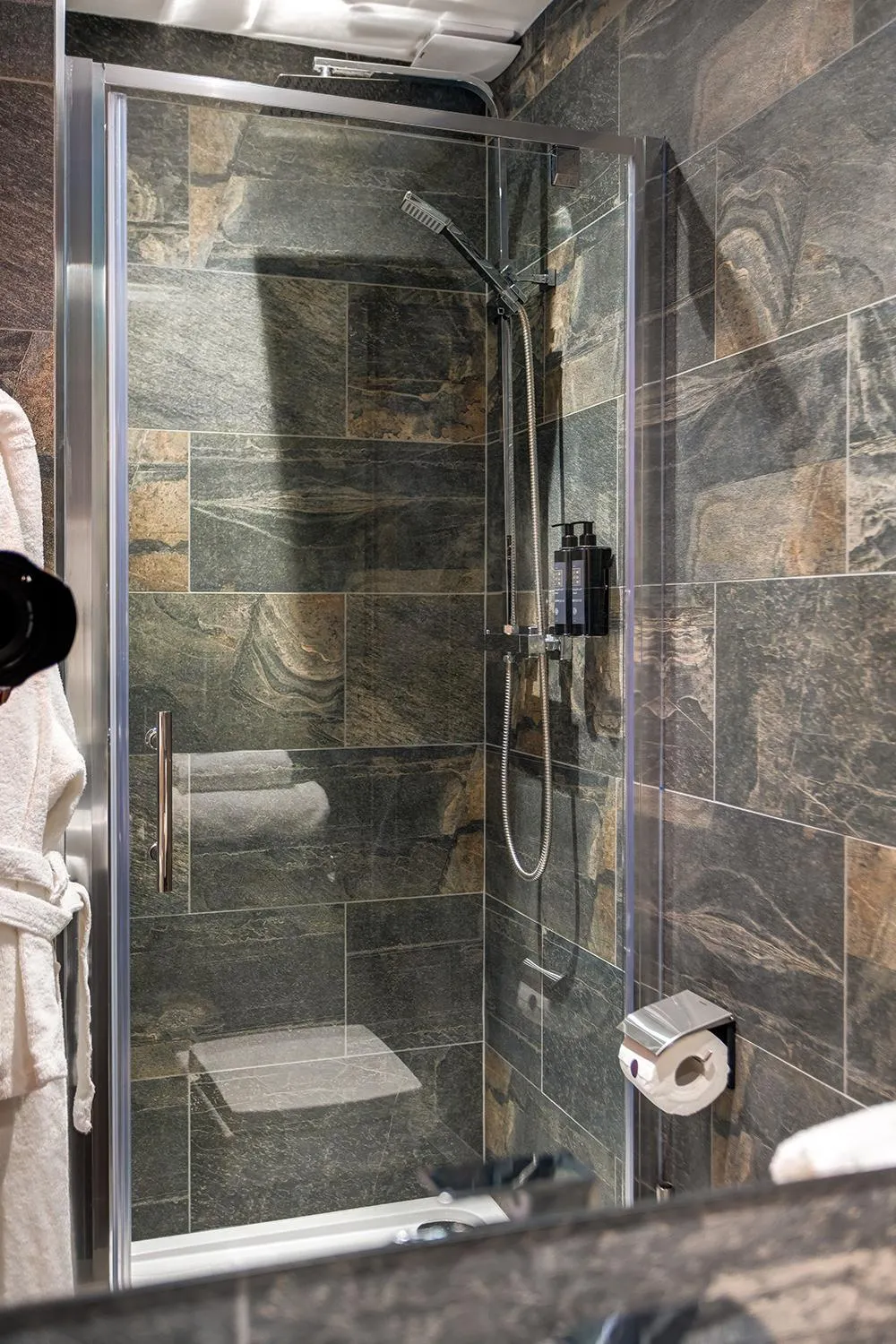 Bathroom in Kotel Windermere