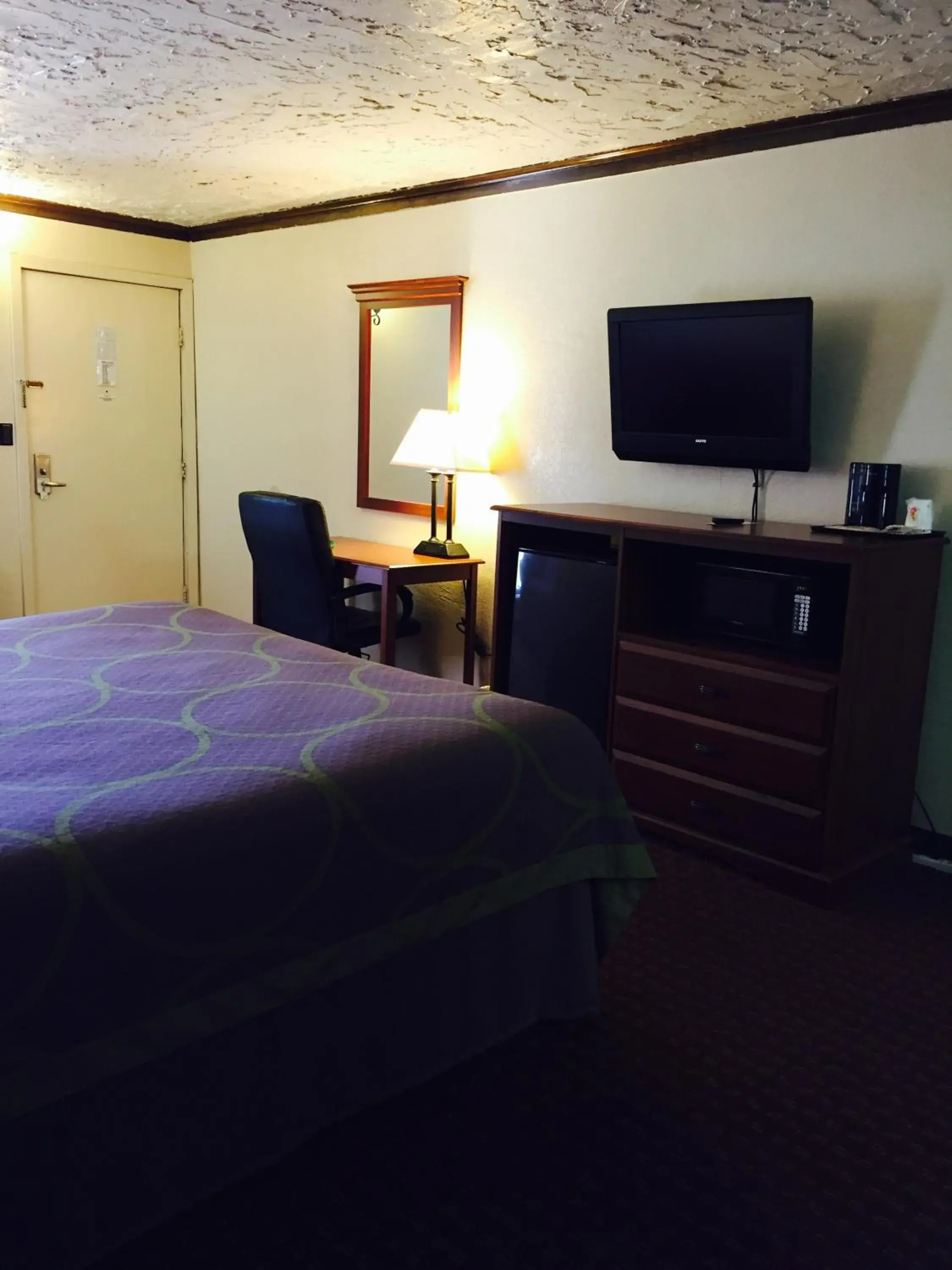 Bed in Super 8 by Wyndham Enid Bed in Super 8 by Wyndham Enid