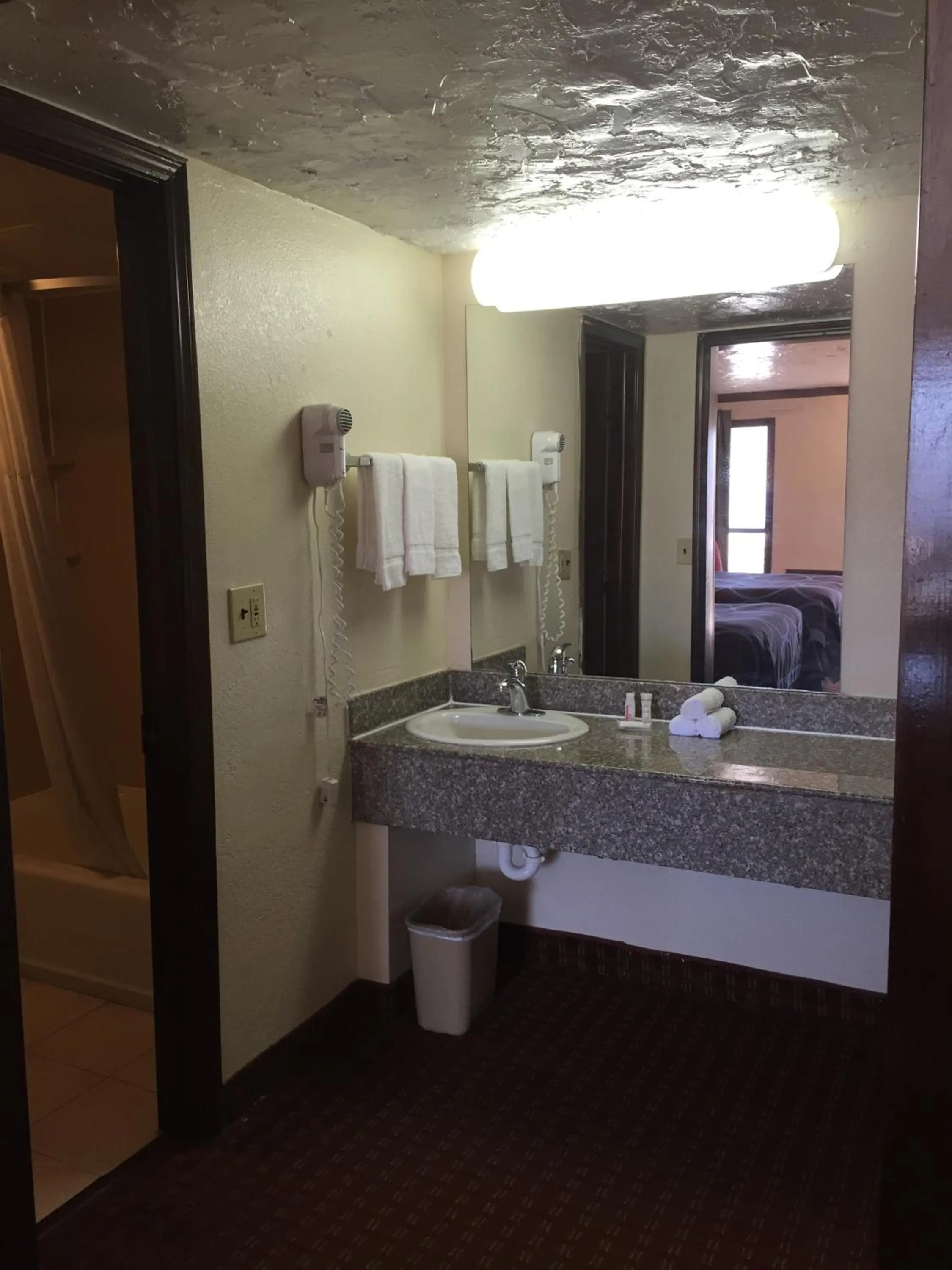 Super 8 by Wyndham Enid