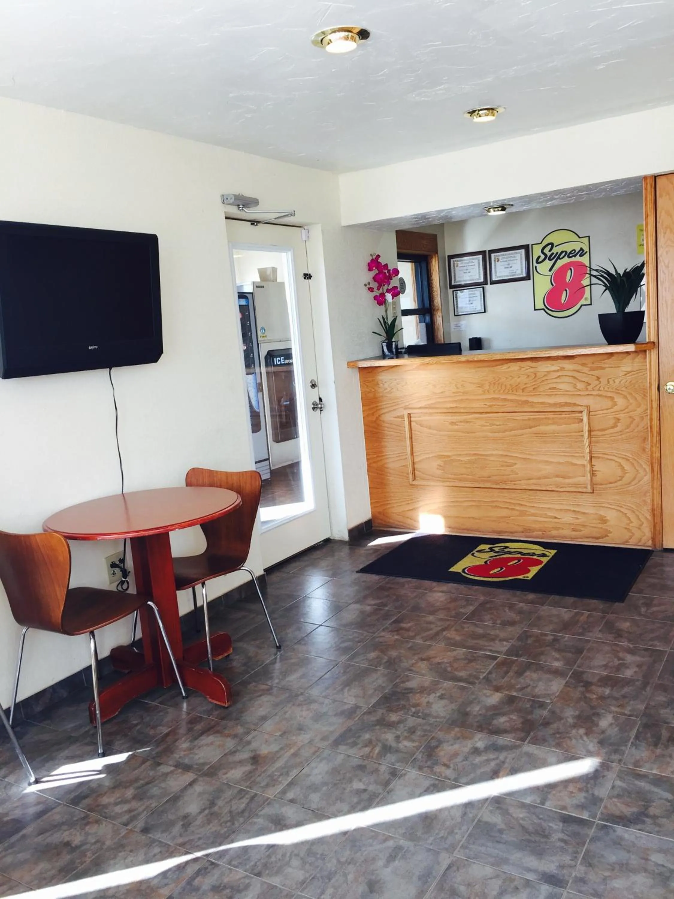 Super 8 by Wyndham Enid