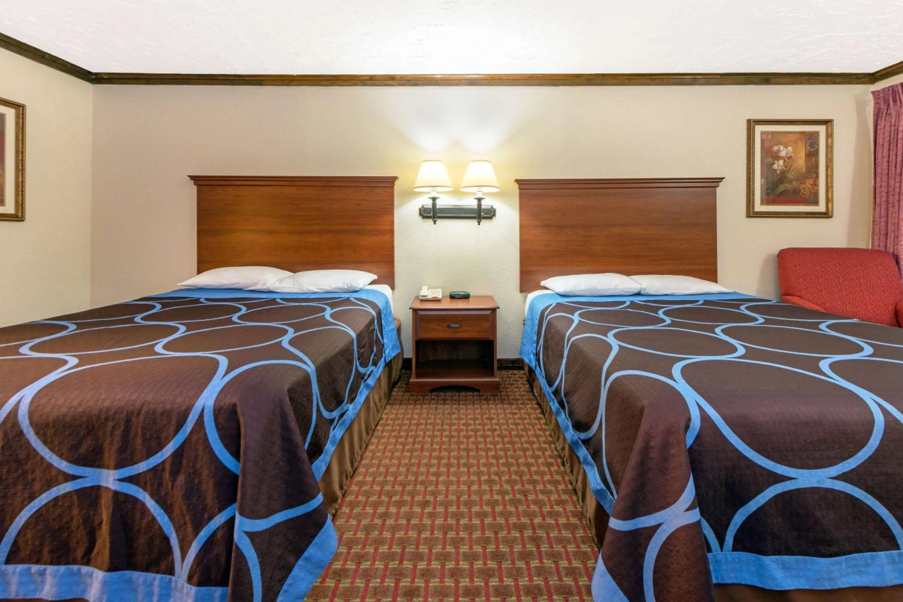 Photo of the whole room, Bed in Super 8 by Wyndham Enid