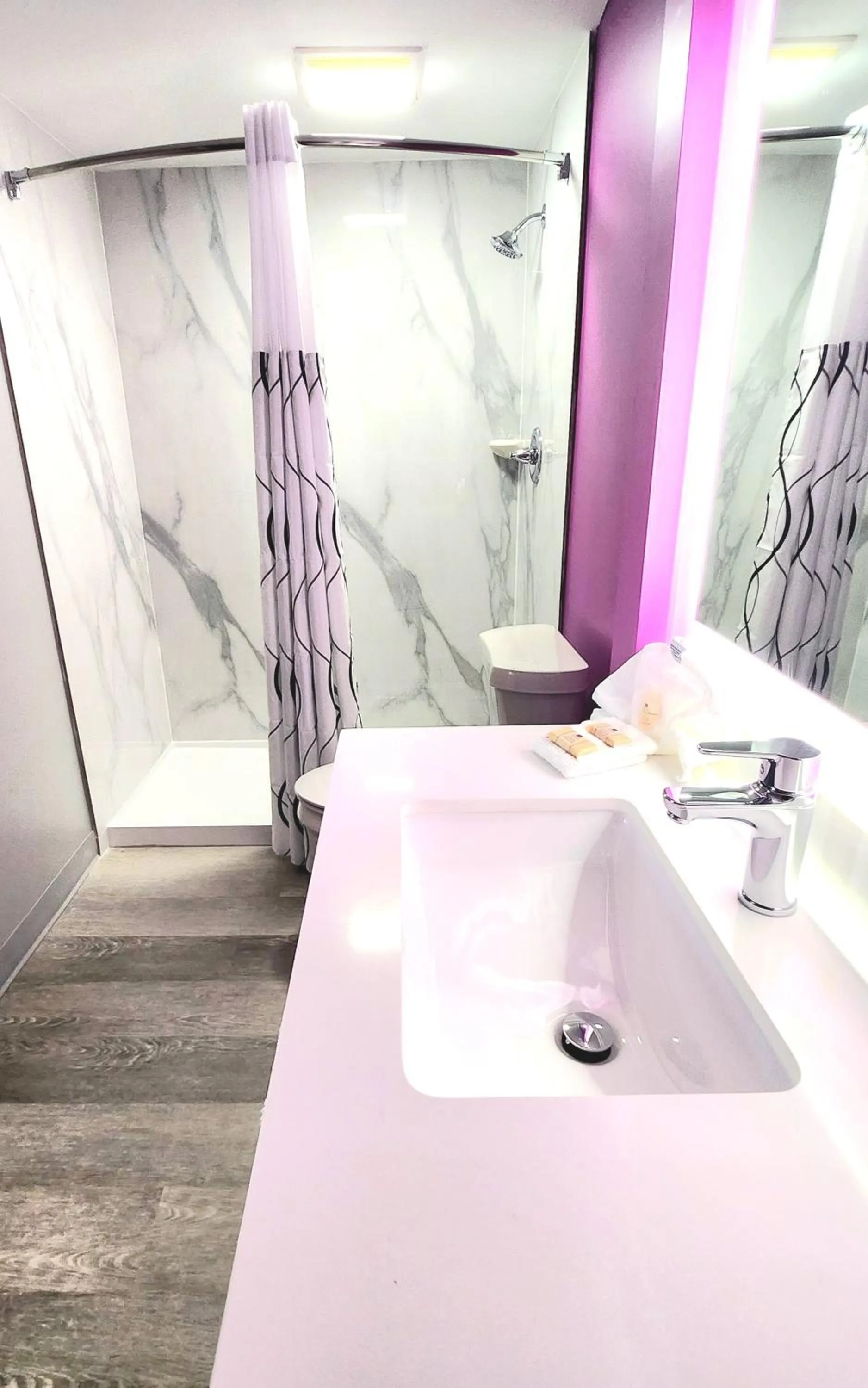 Shower in Motel 6 Tuscaloosa AL University