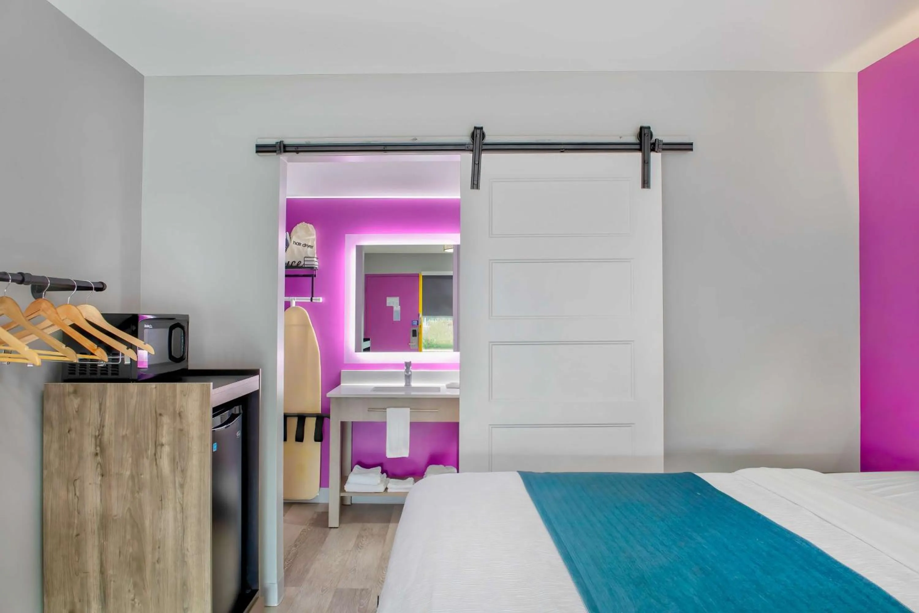 Bedroom, Bed in Motel 6 Tuscaloosa AL University