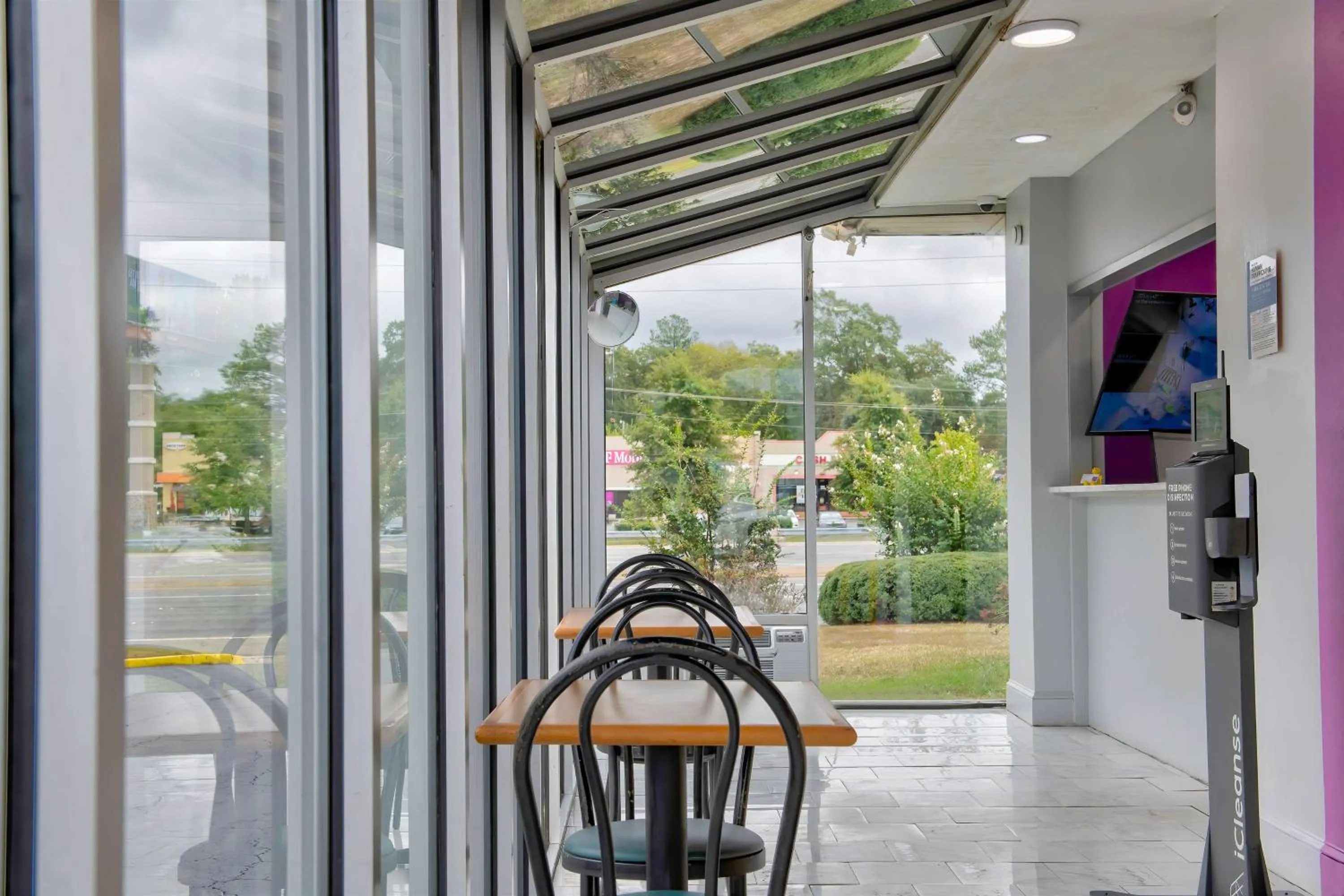 Property building in Motel 6 Tuscaloosa AL University