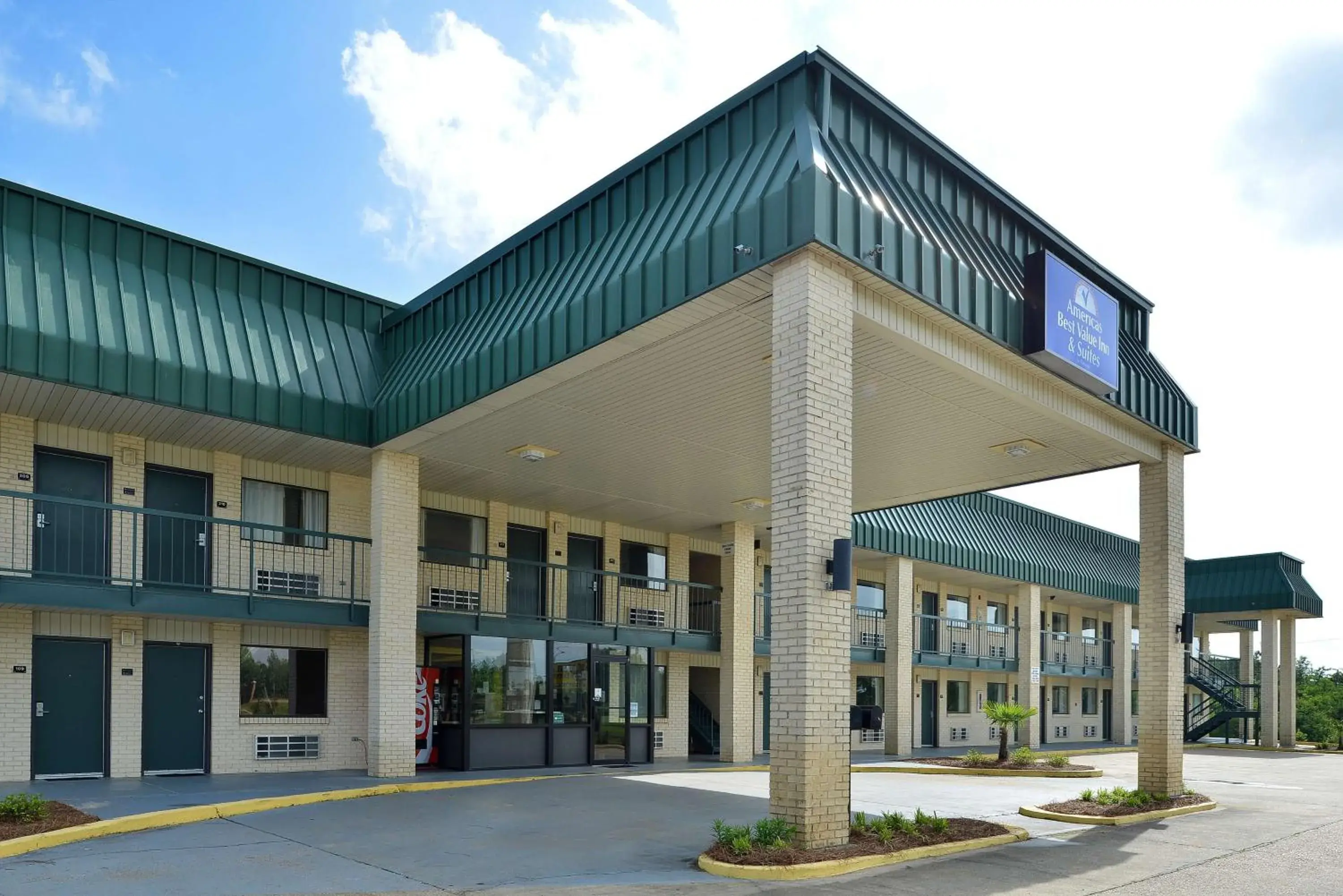 Property building in Americas Best Value Inn Winona Property building in Americas Best Value Inn Winona