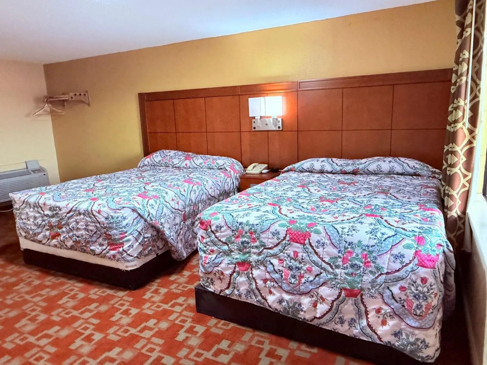 Economy 2 Queen Beds Smoking in Aloha Inn McAllen Airport near Medical center Tx