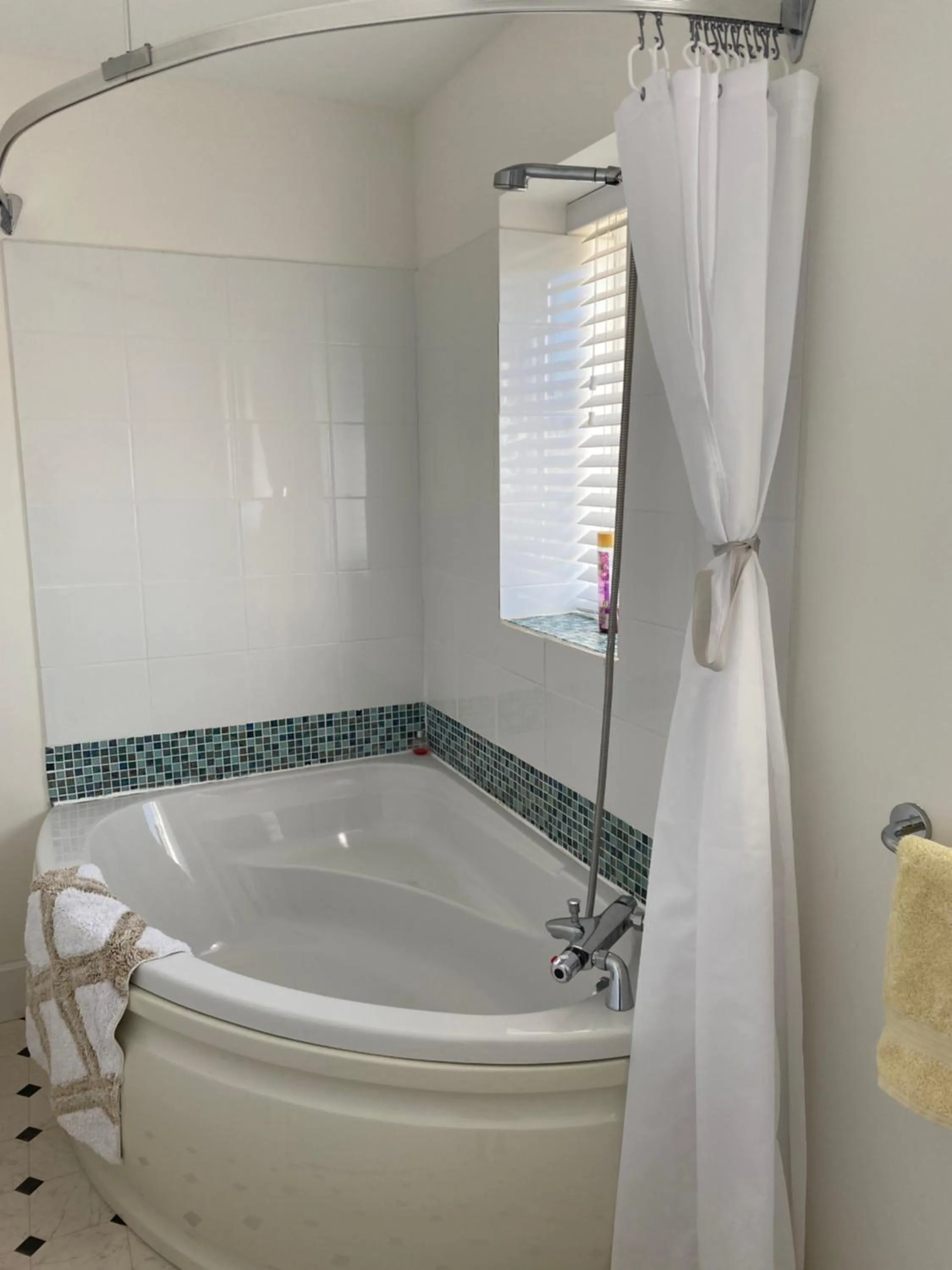 Bathroom in Folly Fields Farm B&B