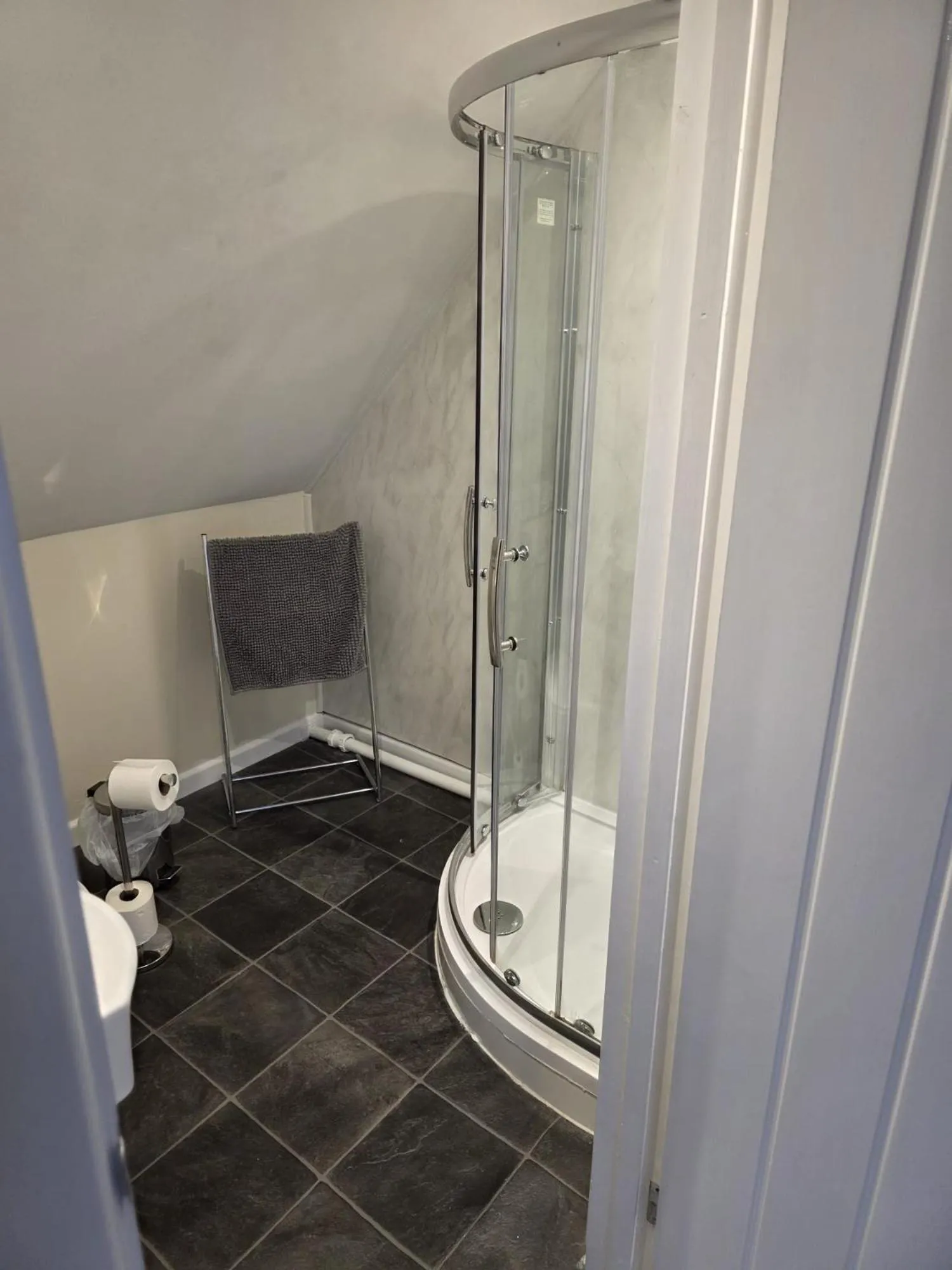 Bathroom in Folly Fields Farm B&B