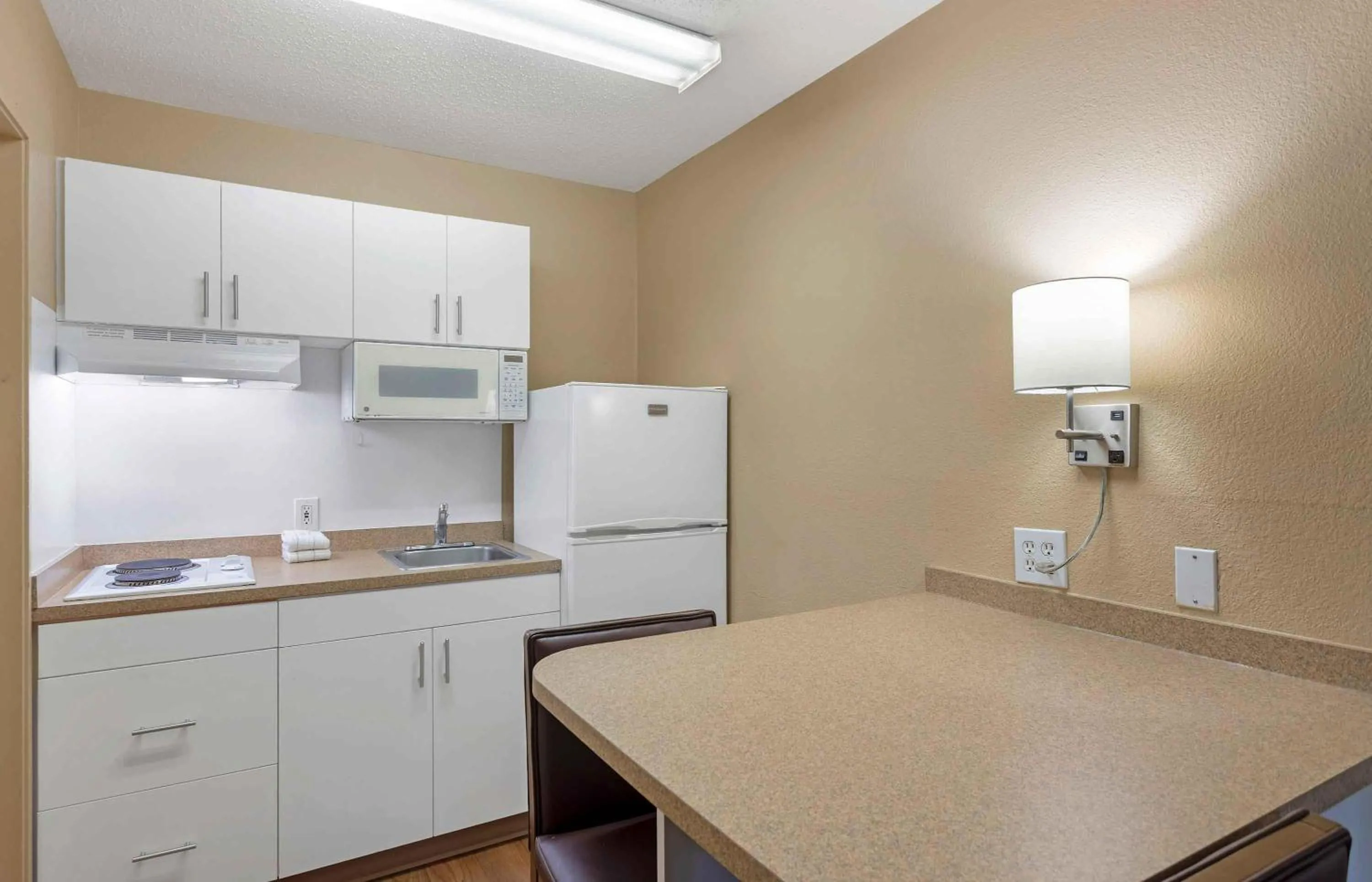 Kitchen or kitchenette in Extended Stay America Suites - San Antonio - Airport