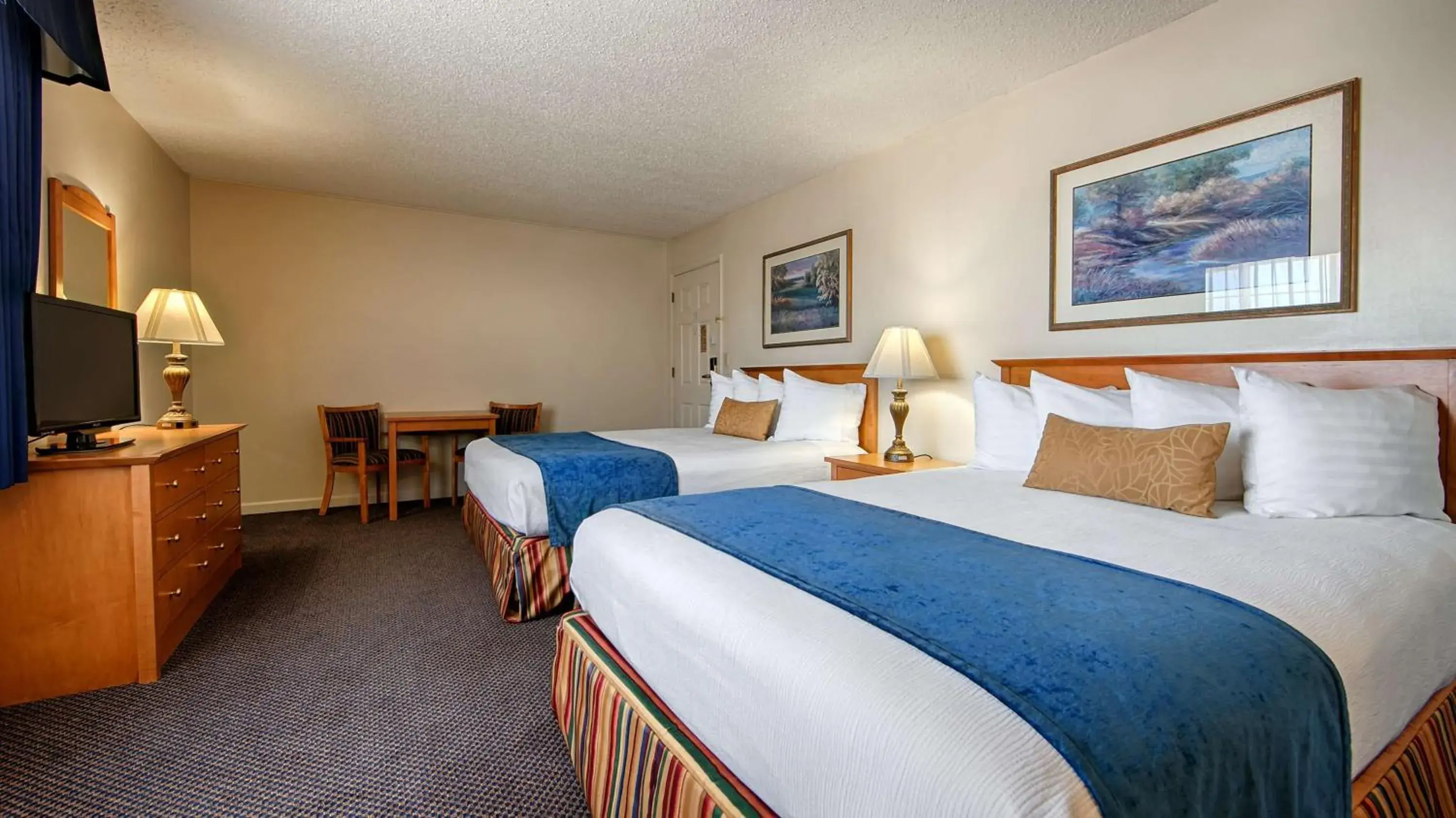 Bedroom, Bed in Trailside Inn Bedroom, Bed in Trailside Inn