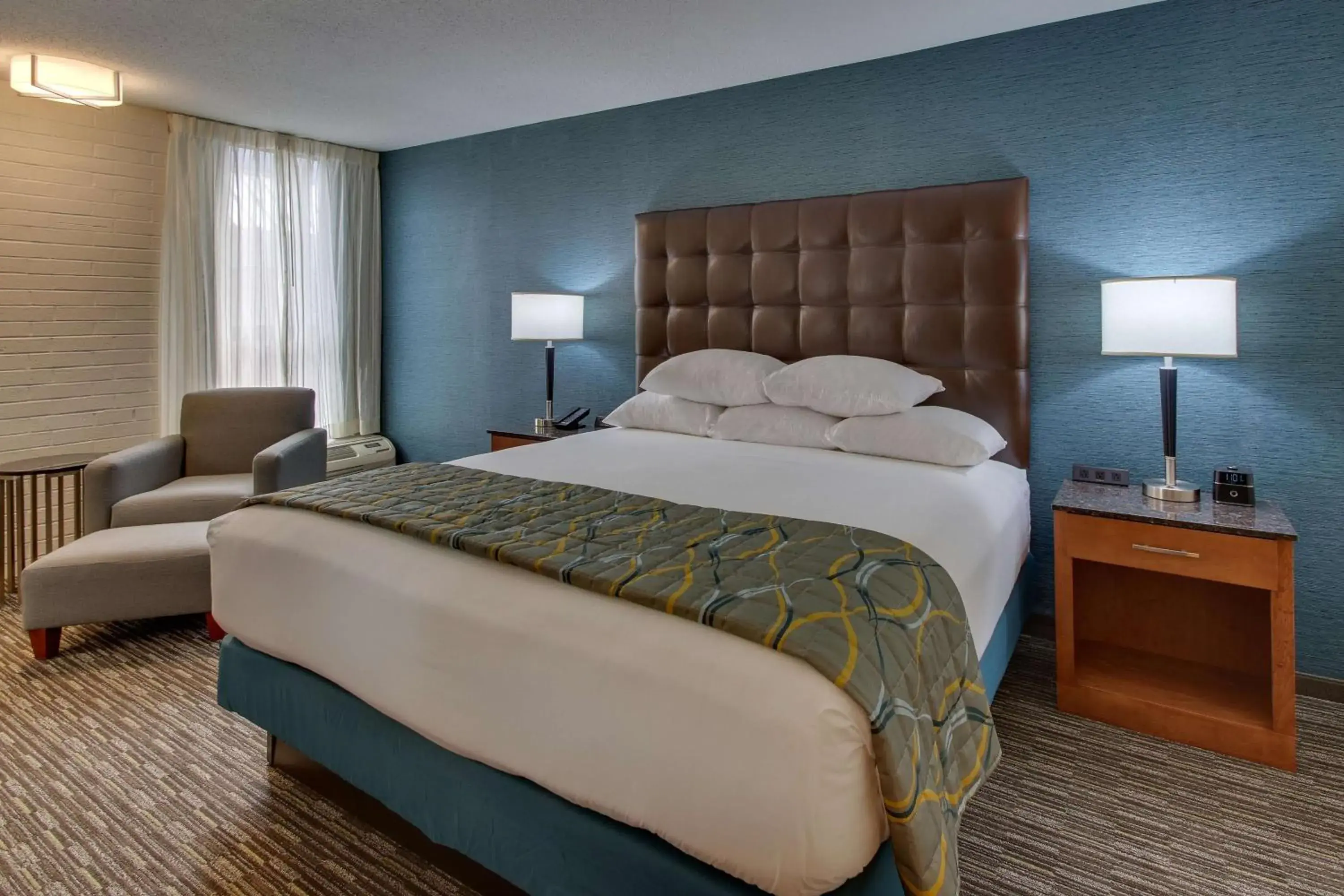 Photo of the whole room, Bed in Pear Tree Inn St. Louis Airport Photo of the whole room, Bed in Pear Tree Inn St. Louis Airport